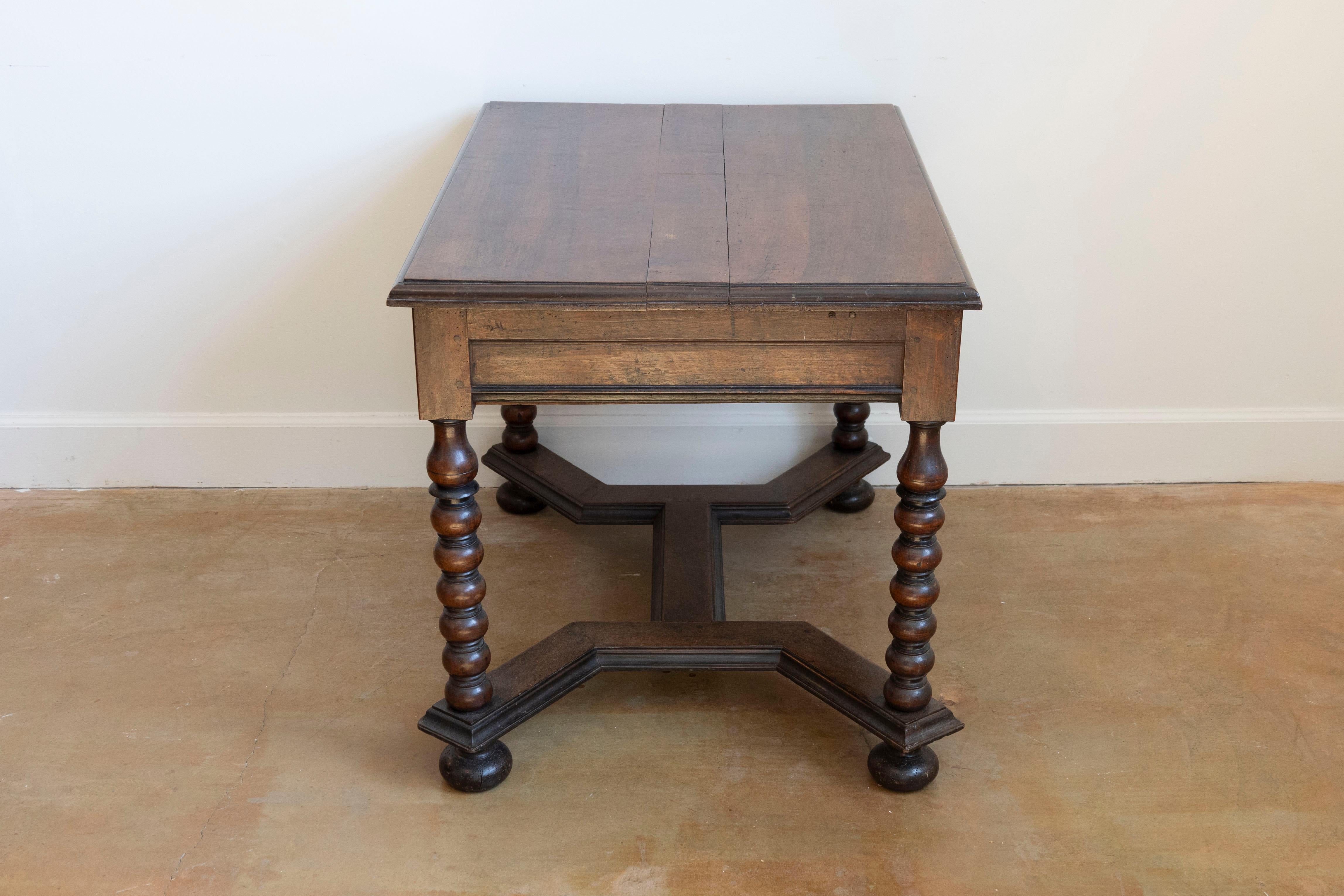 French 17th Century Louis XIII Walnut Side Table with Bobbin Legs and Stretcher 2
