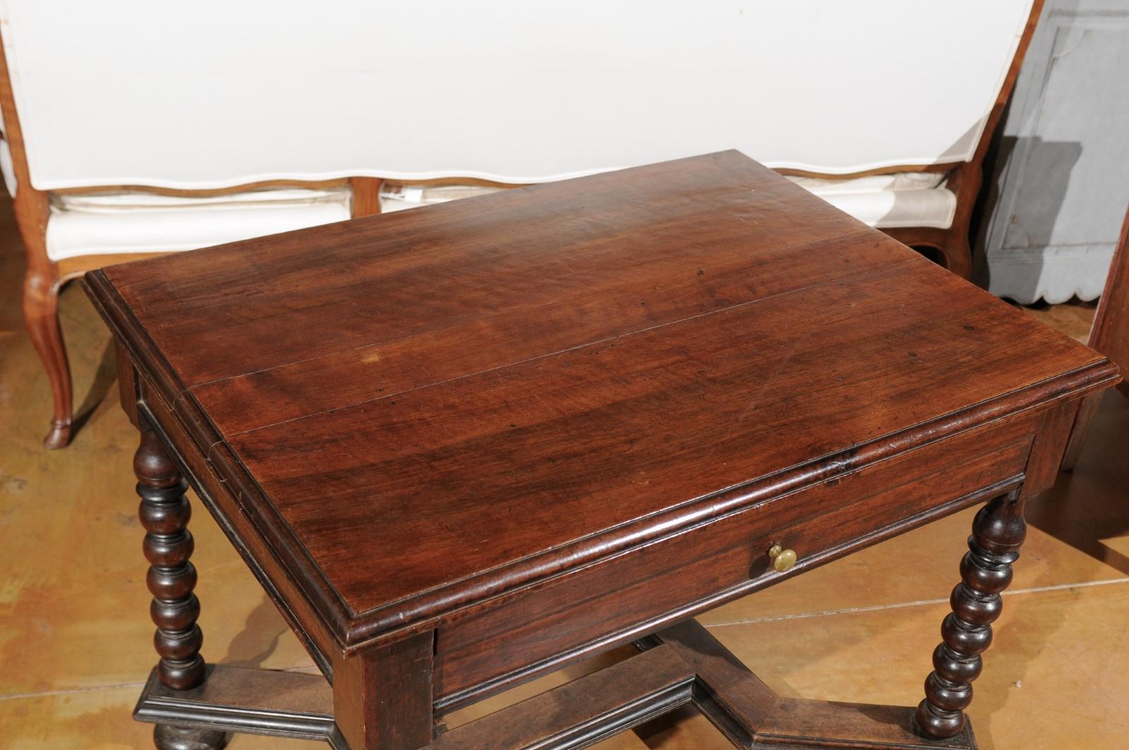 French 17th Century Louis XIII Walnut Side Table with Bobbin Legs and Stretcher For Sale 2