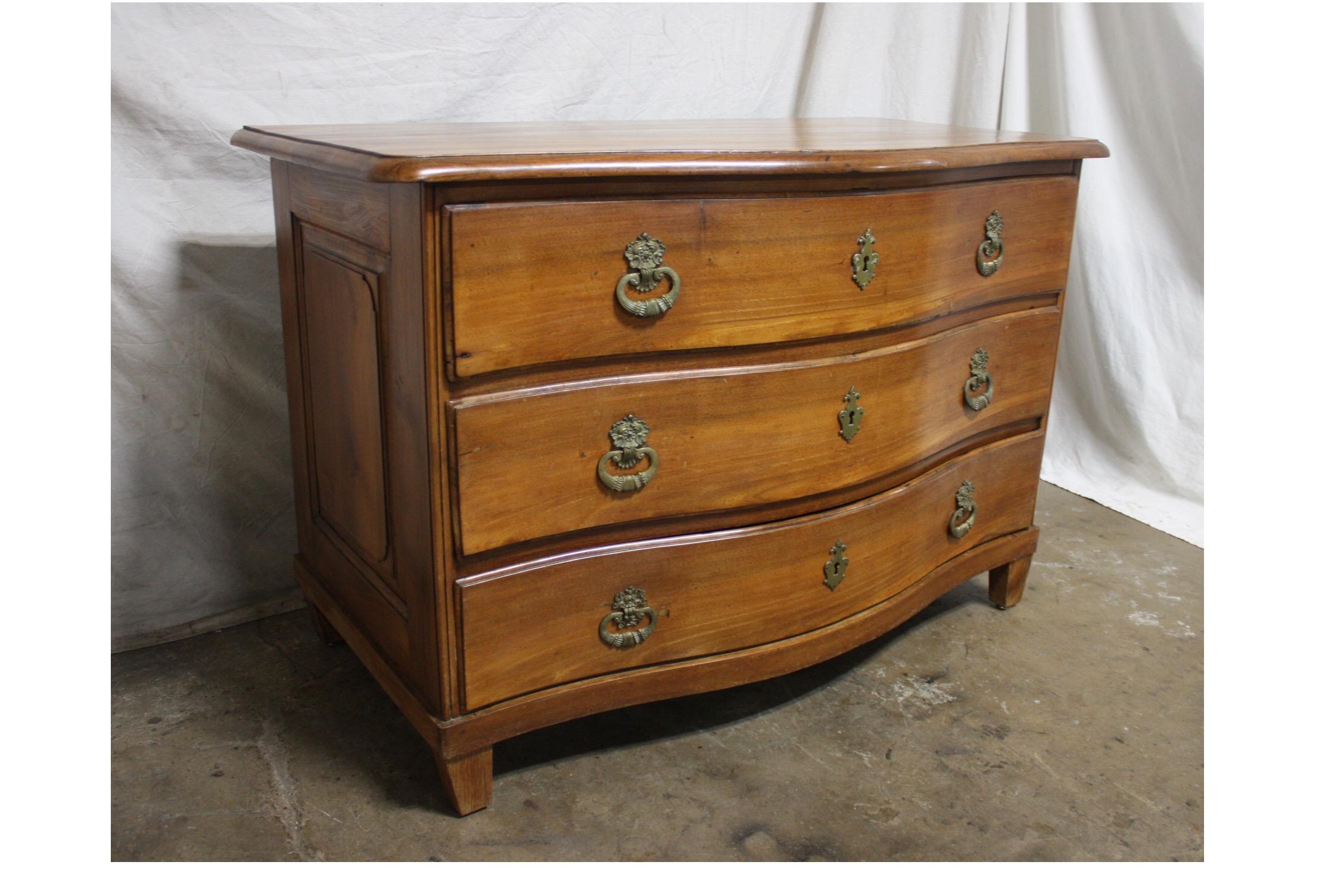 French 17th Century Louis XIV Commode For Sale 3