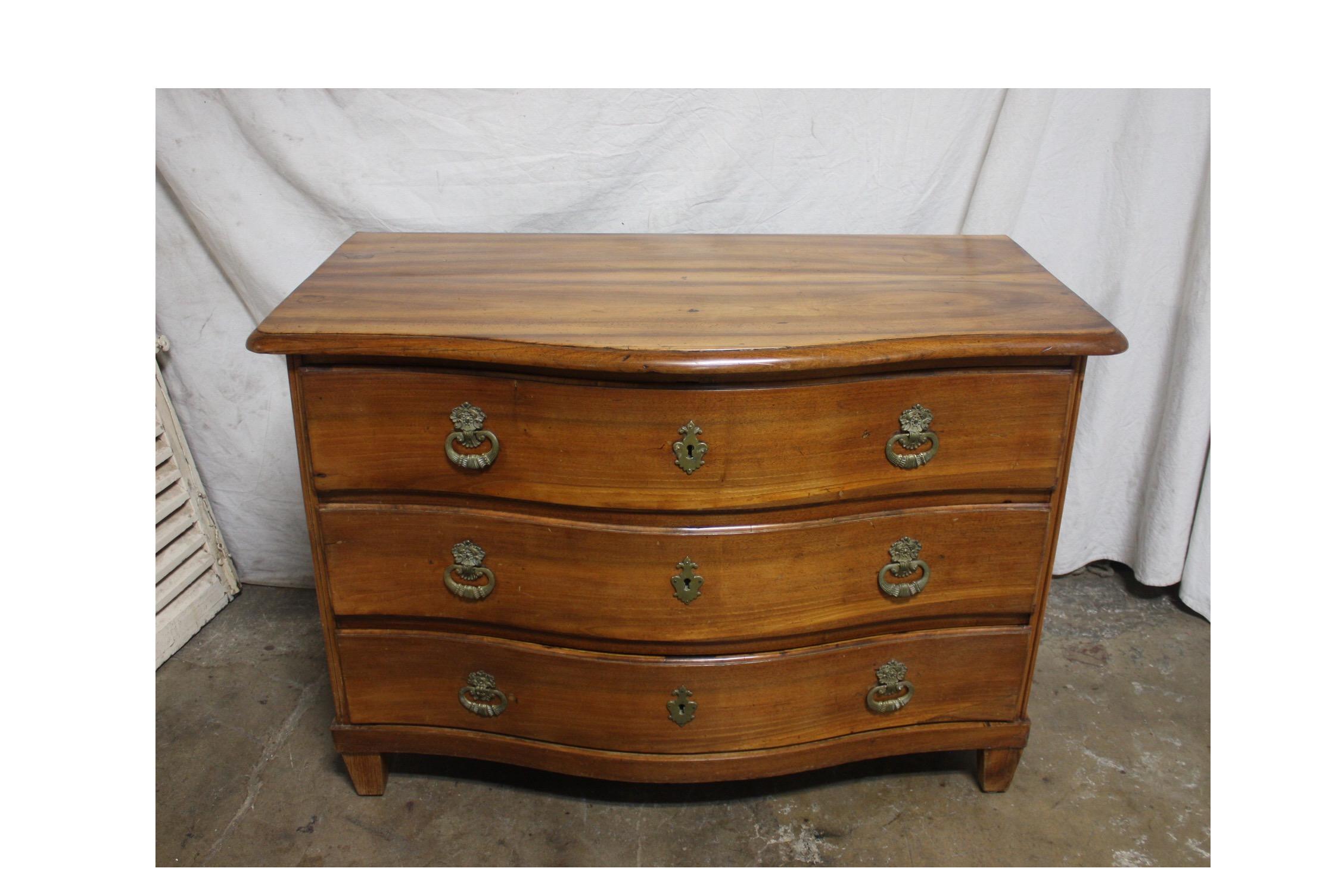 French 17th Century Louis XIV Commode For Sale 4