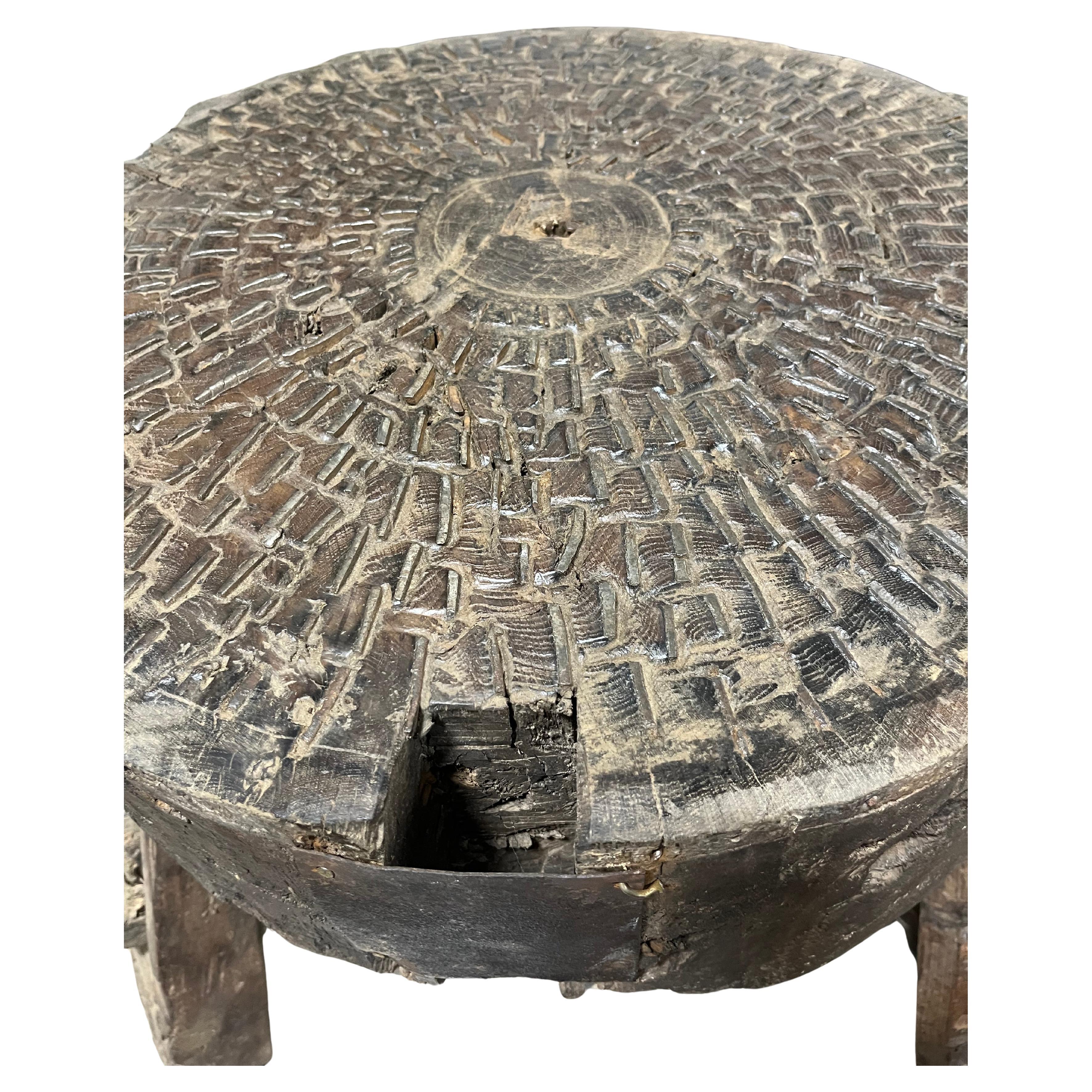 French 17th Century Moulin, Grain Grinding Billot In Good Condition For Sale In Round Top, TX