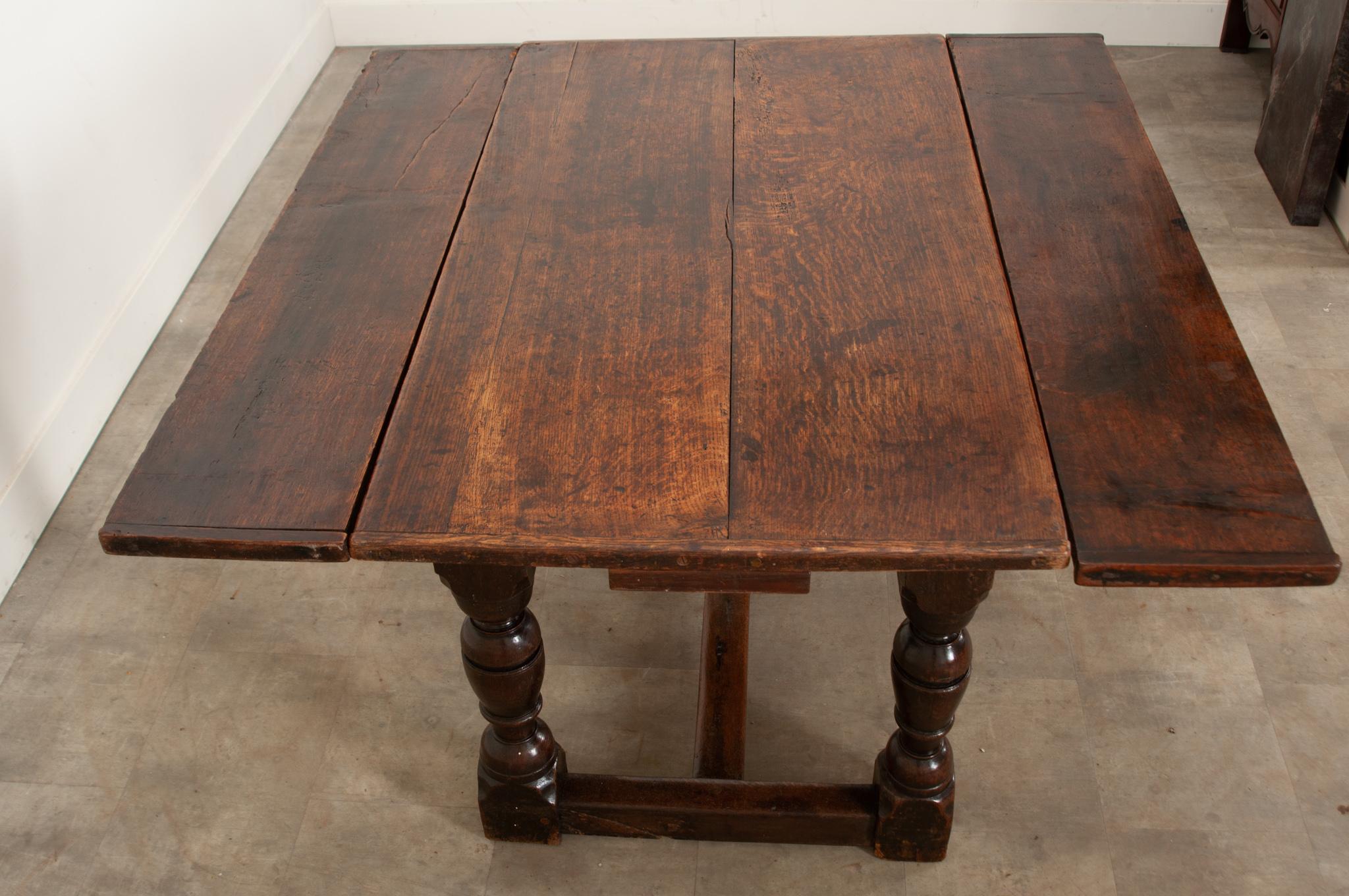 French 17th Century Solid Oak Extending Dining Table For Sale 1