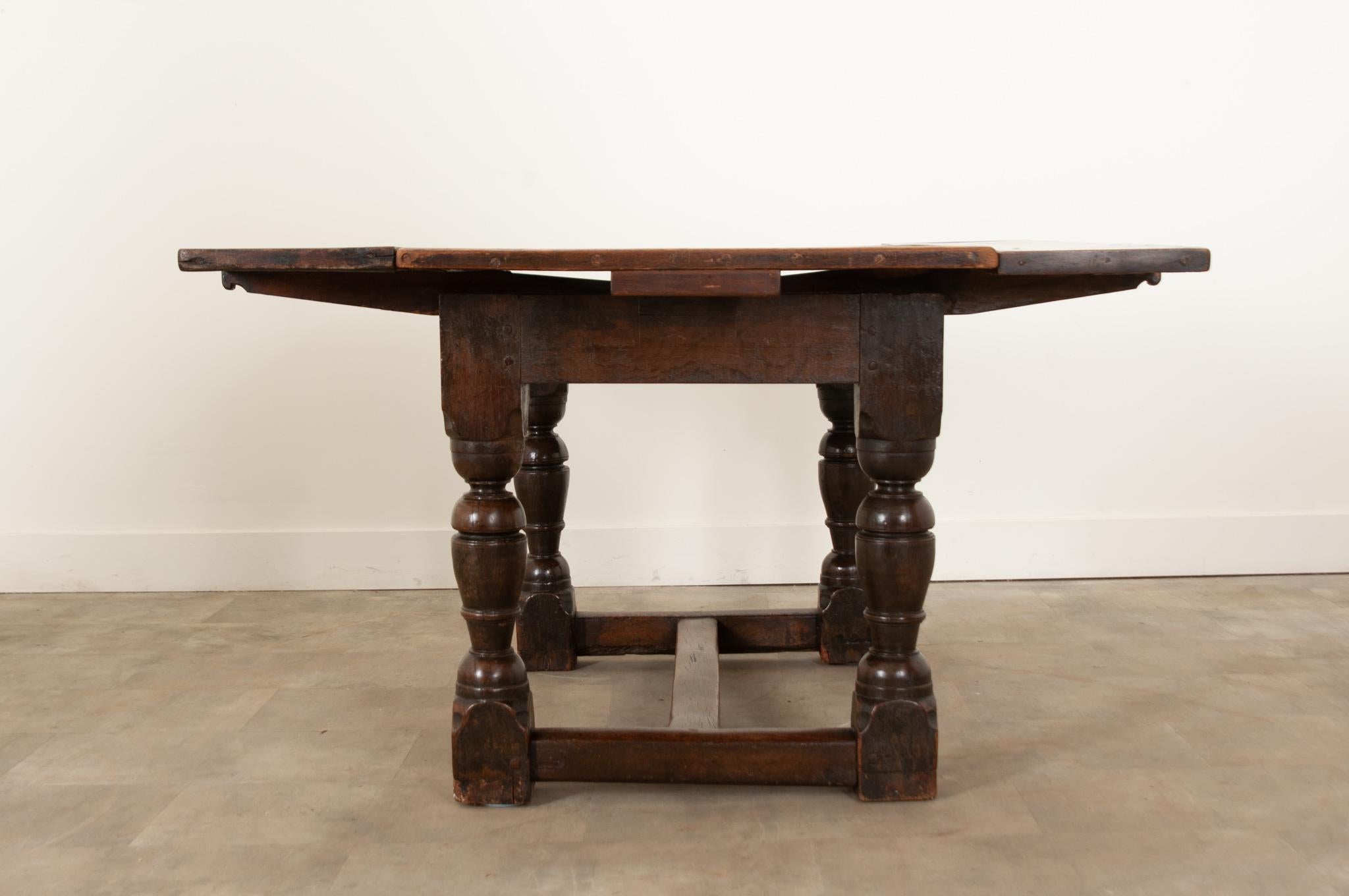 French 17th Century Solid Oak Extending Dining Table For Sale 2