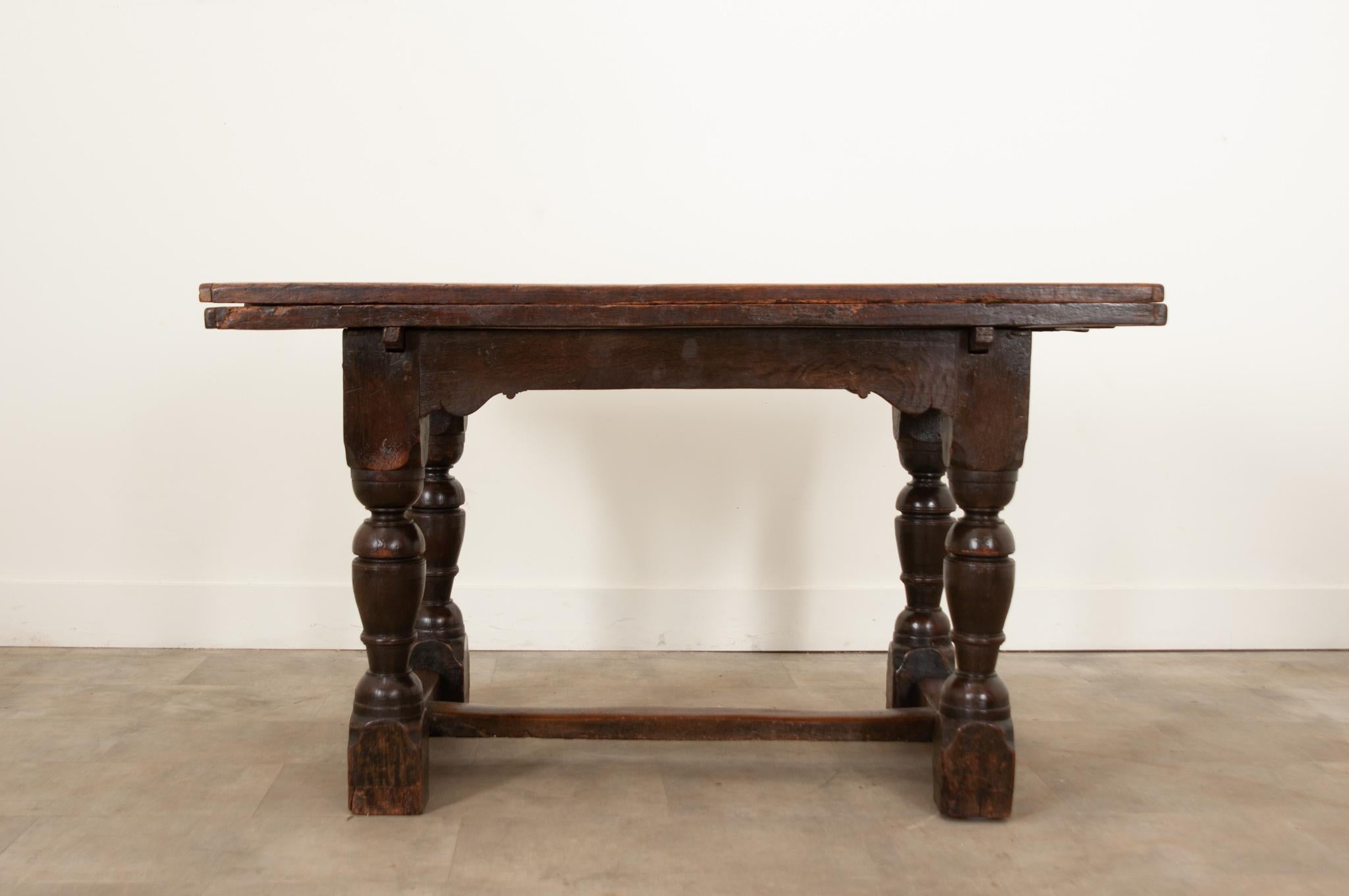 French 17th Century Solid Oak Extending Dining Table For Sale 3