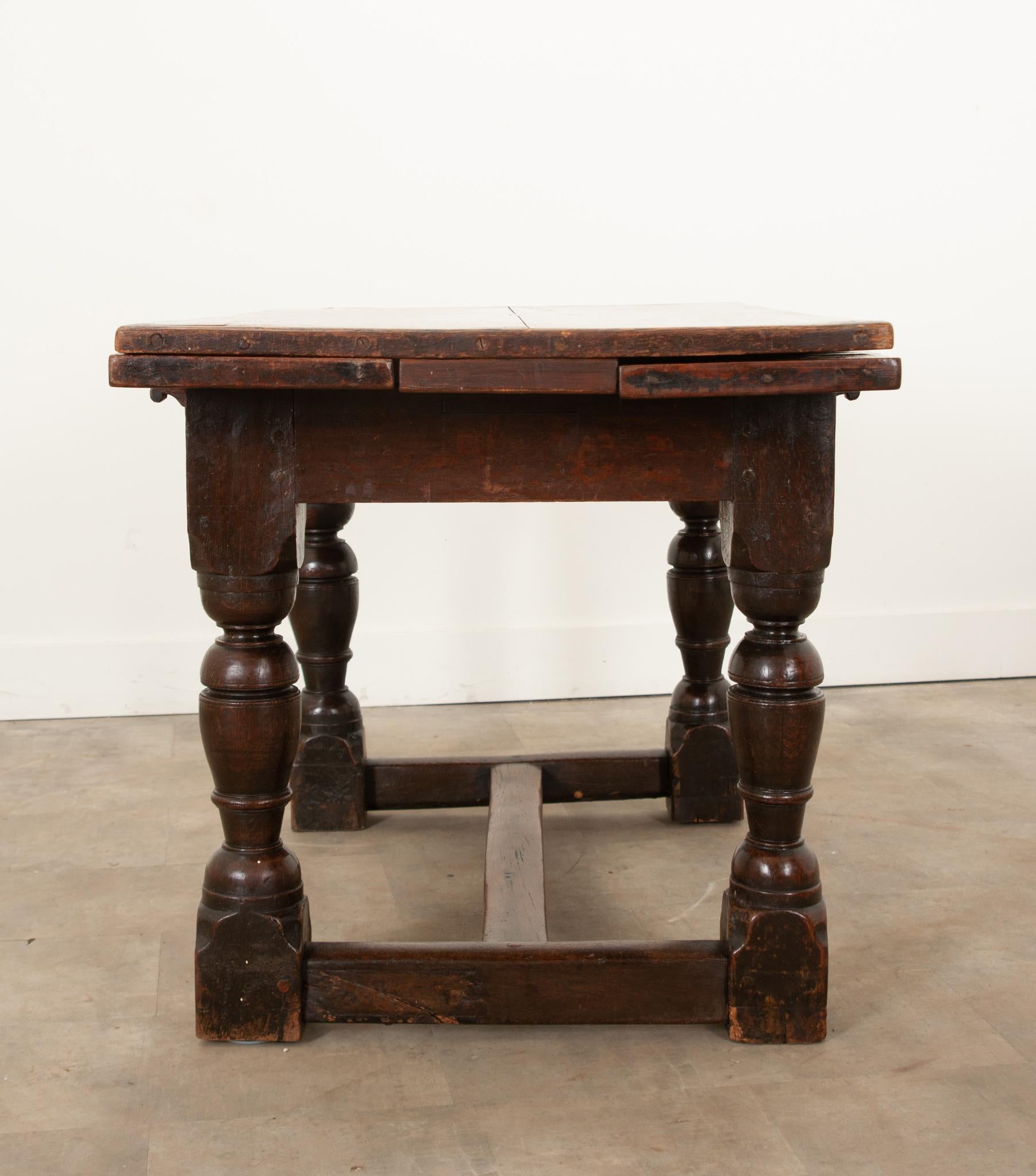 French 17th Century Solid Oak Extending Dining Table For Sale 4