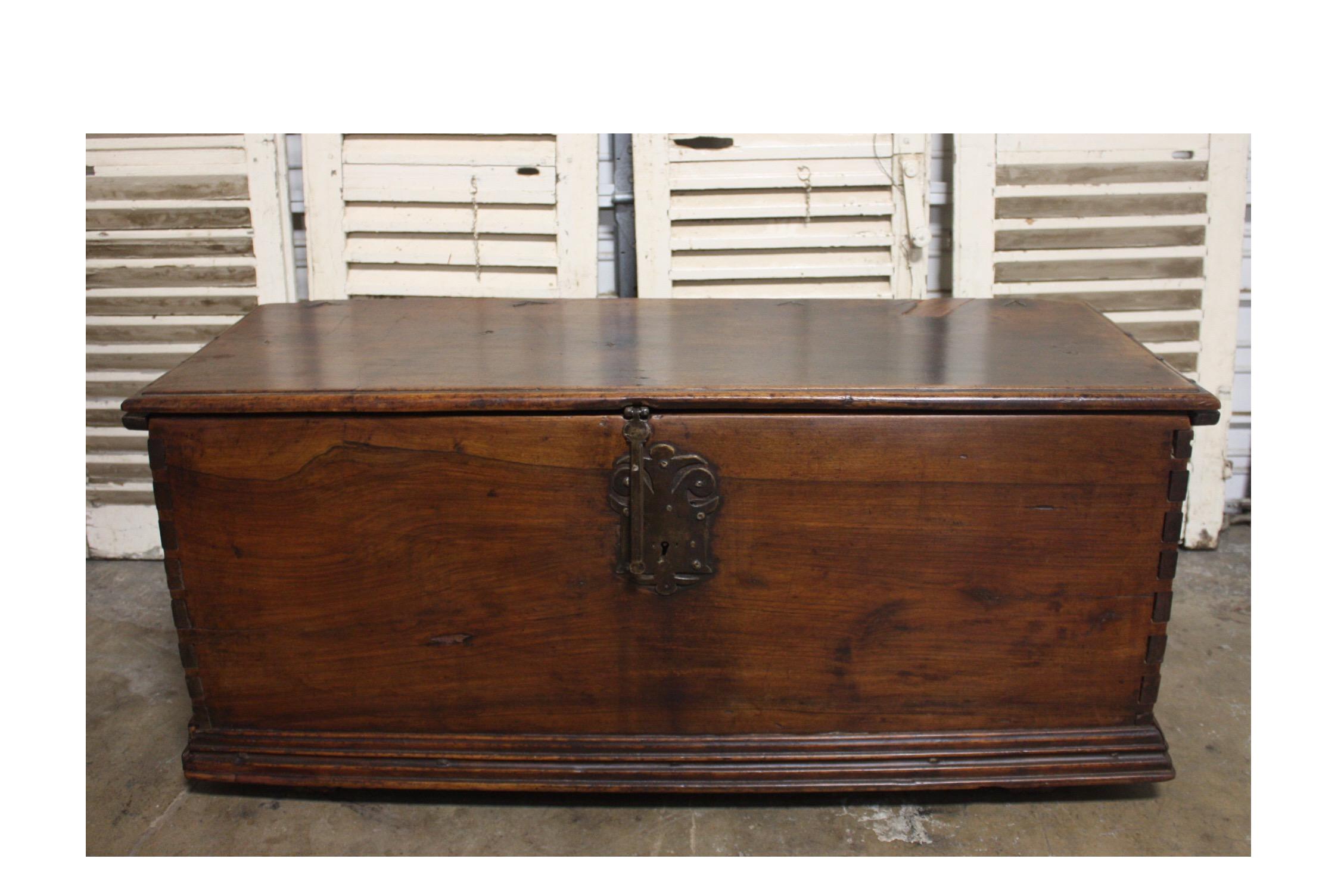 French 17th Century Trunk or Blanket Chest In Good Condition In Stockbridge, GA