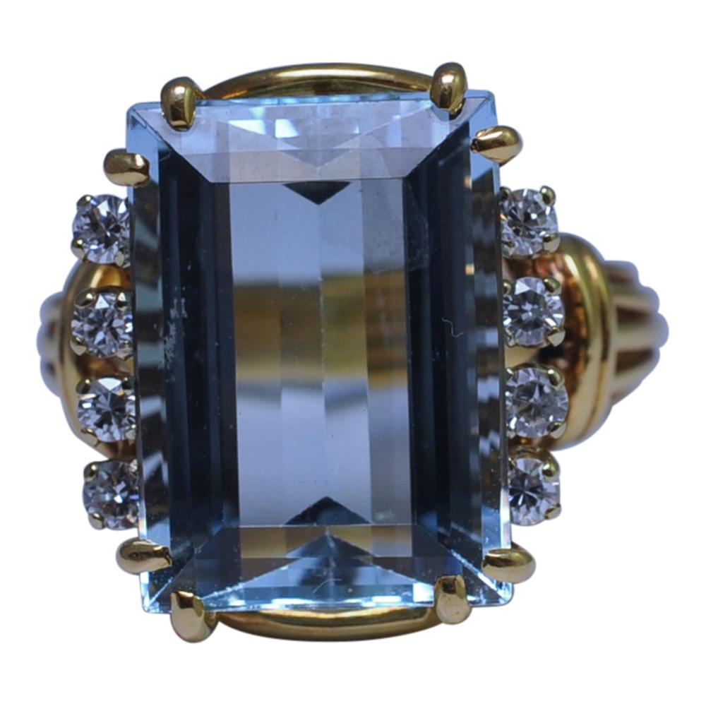 Women's French 18 Carat Gold Aquamarine Diamond Ring For Sale