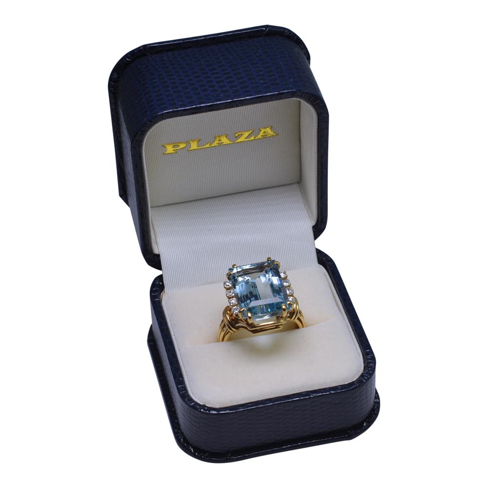 French 18 Carat Gold Aquamarine Diamond Ring For Sale 3