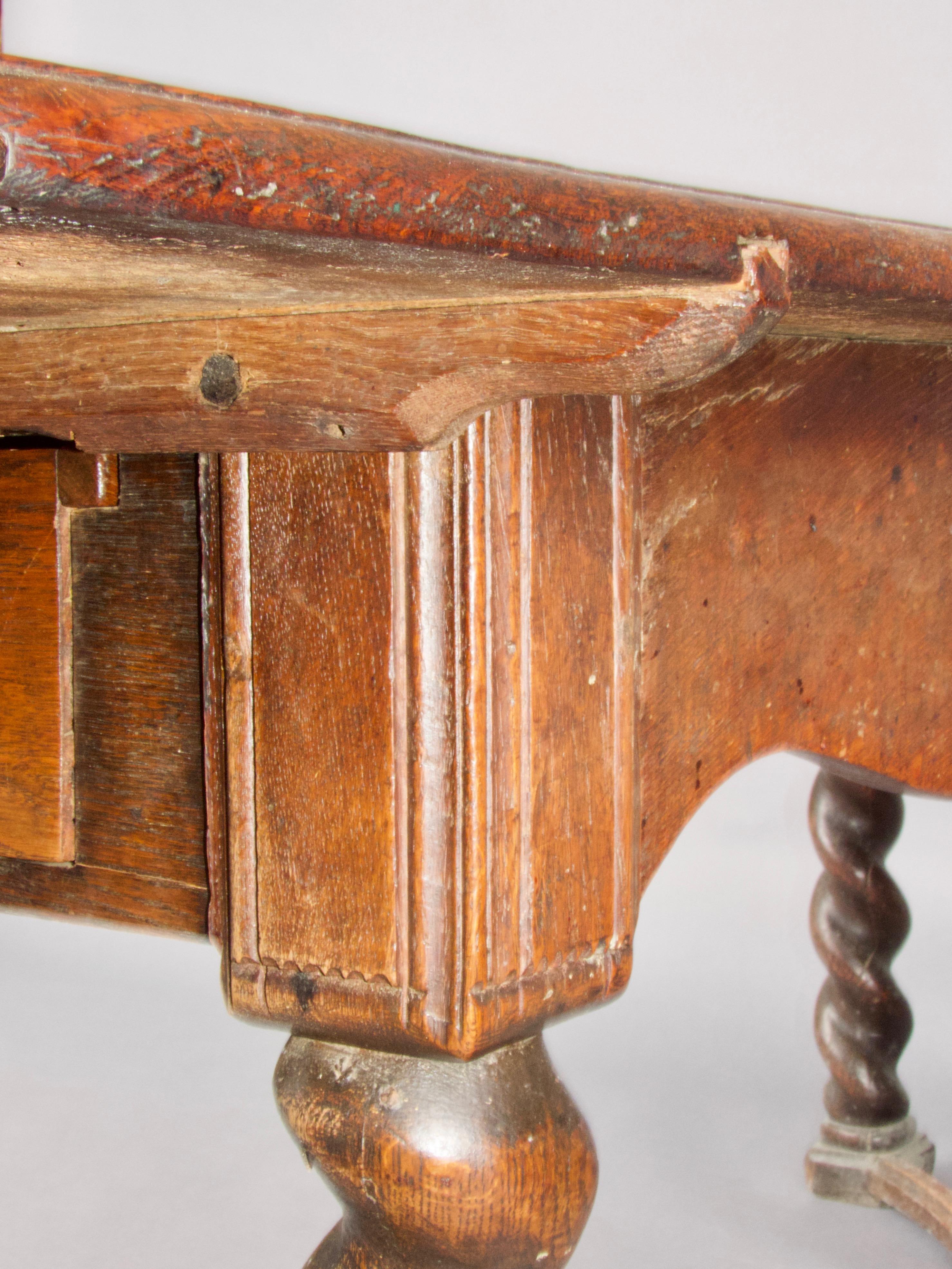 Table de salle à manger française du 18e siècle Bon état - En vente à grand Lancy, CH