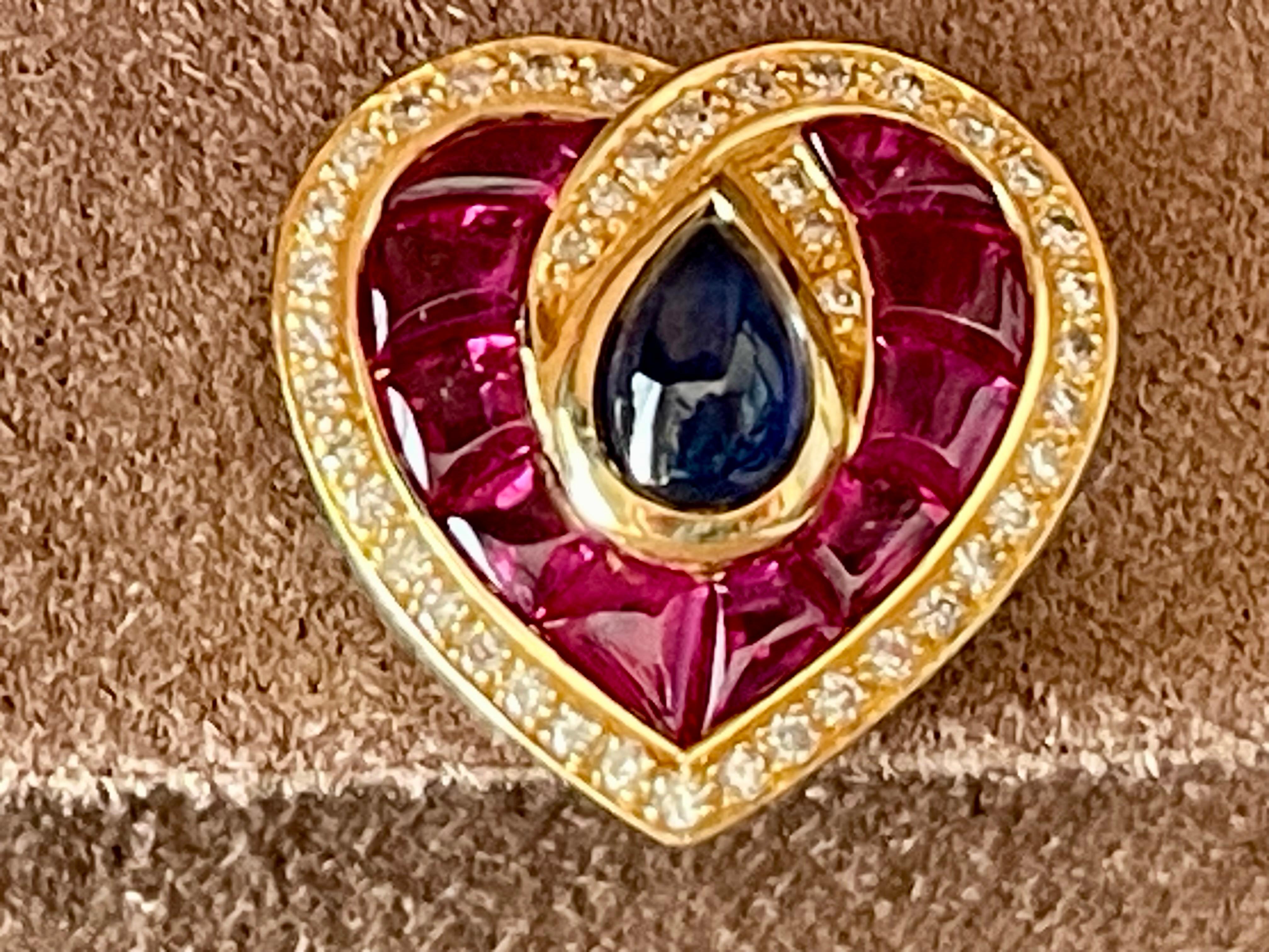 Cabochon French 18 K yellow Gold Vintage Heart earclips Sapphire Ruby Diamonds For Sale