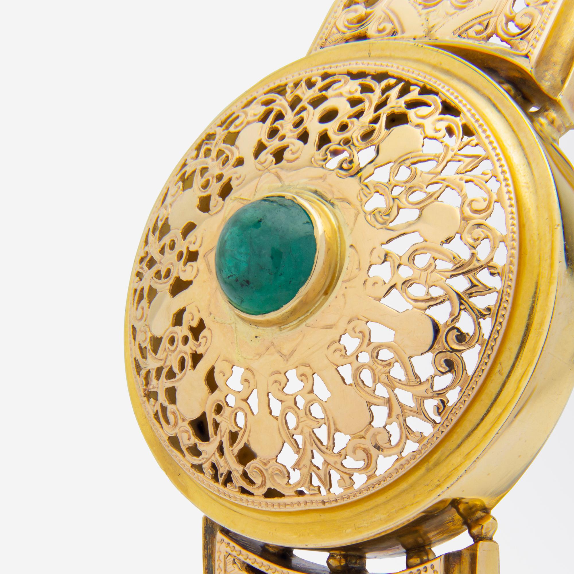 French, 18 Karat Gold and Cabochon Emerald Hinged Bangle For Sale 1