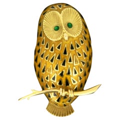 French 18 Karat Gold Owl Brooch