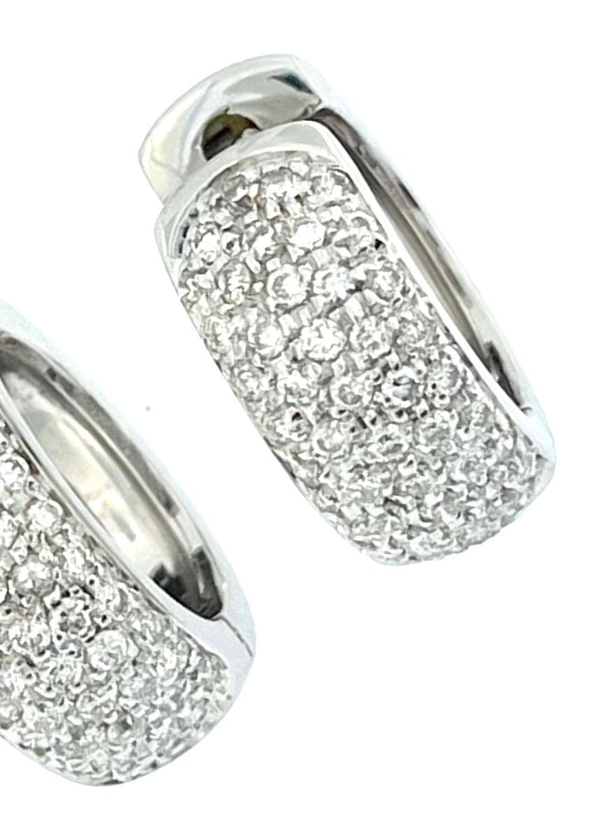 French 18 karat White Gold Hoop Earrings with Diamonds In Good Condition For Sale In Esch-Sur-Alzette, LU