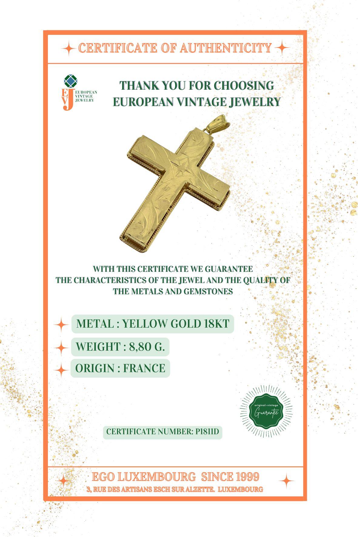 Croix française en or jaune 18 carats à motifs de fleurs et de feuilles en vente 6