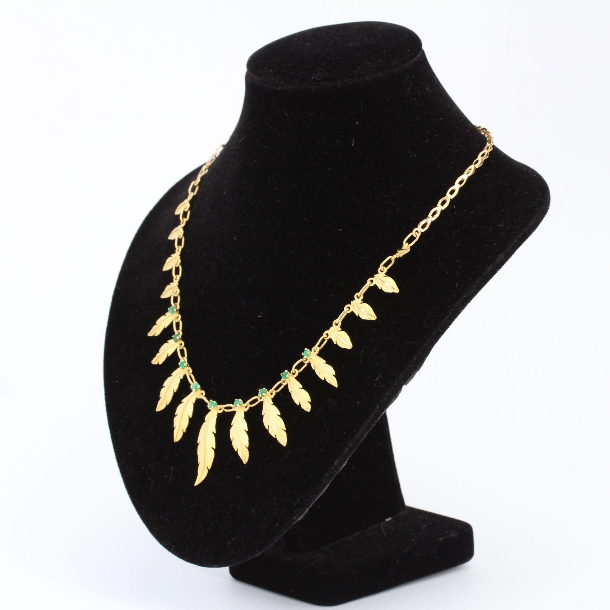 Round Cut French 18 Karat Yellow Gold Emerald Feather Necklace