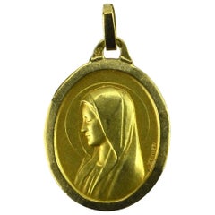 French 18 Karat Yellow Gold Monier Virgin Mary Oval Charm Pendant Medal