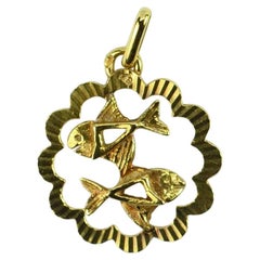 Vintage French 18 Karat Yellow Gold Pisces Zodiac Charm Pendant