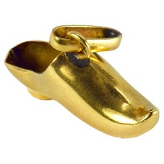 French 18 Karat Yellow Gold Shoe Charm Pendant