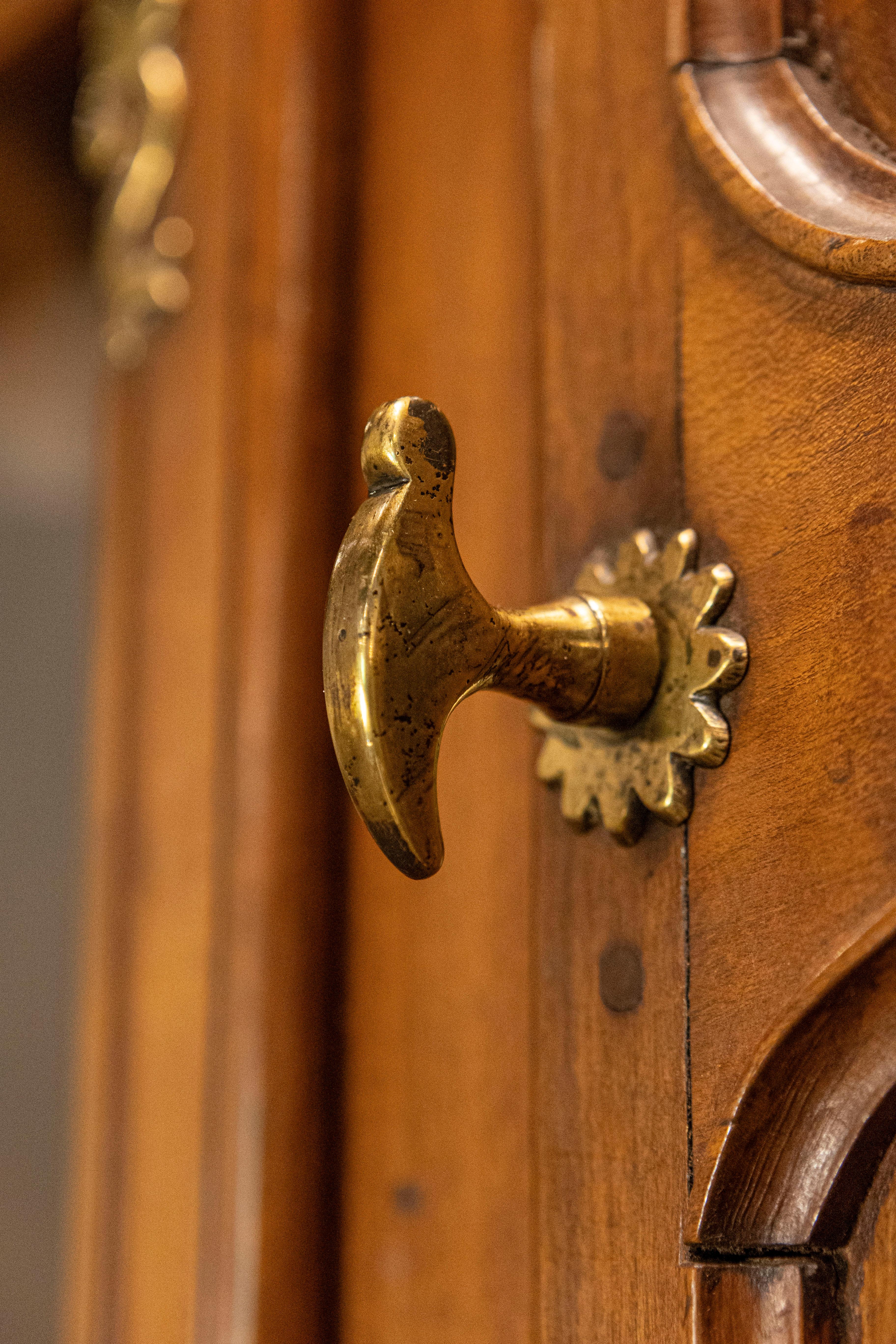 French 1800s Cherry Buffet à Deux-Corps with Glass Doors, Clock and Drawers 3