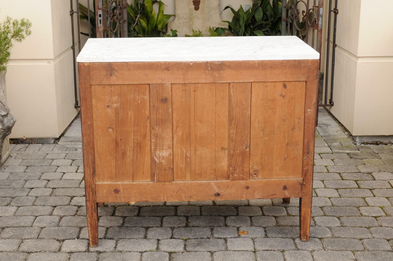 French 1800s Directoire Three-Drawer Walnut Commode with White Veined Marble Top 7