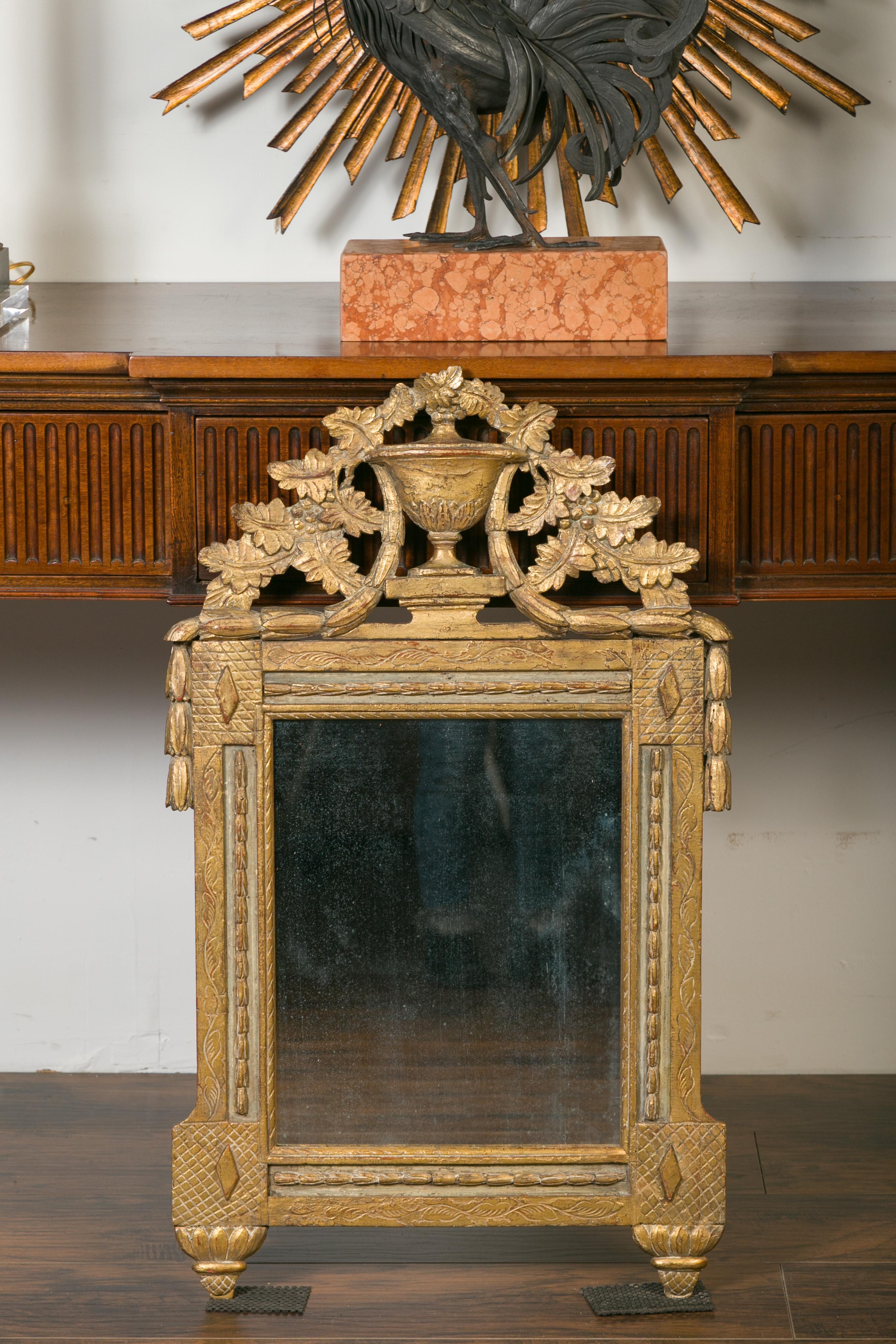 French 1800s Giltwood Crested Mirror with Carved Foliage, Urn and Garland For Sale 7