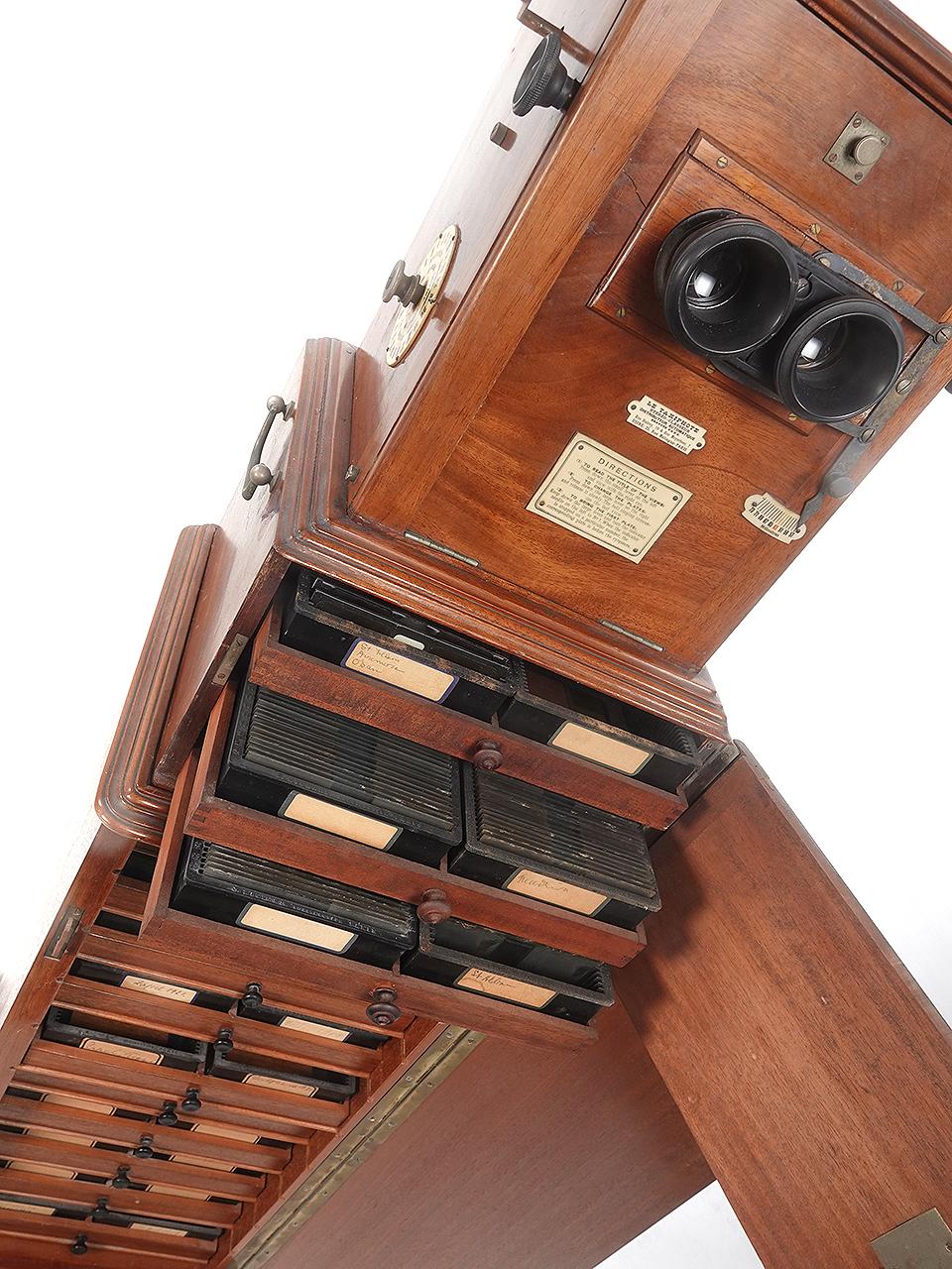 Le Taxiphote (1800) - Visionneuse stéréo sur pied avec diapositive en verre 1