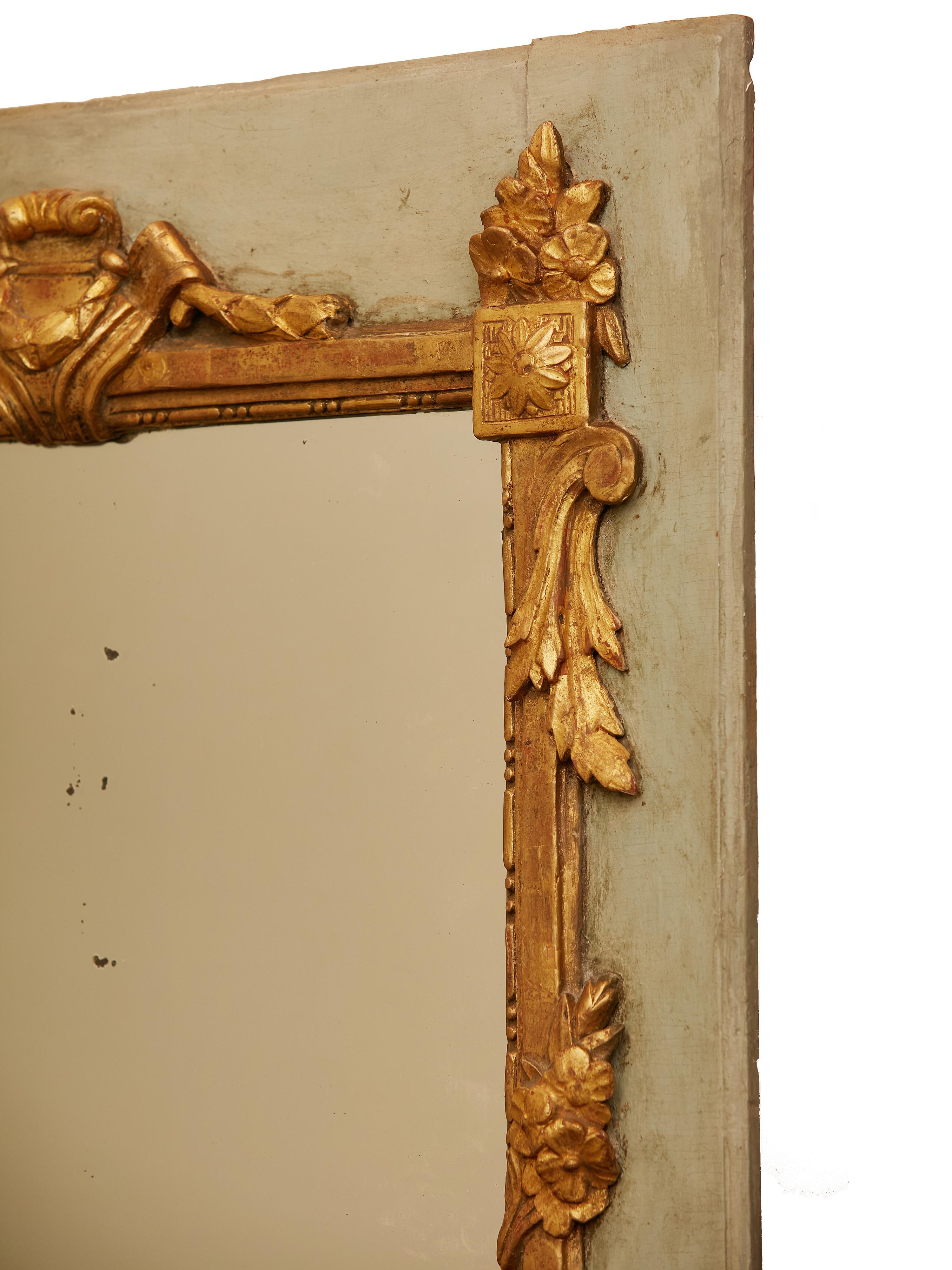 French 1800s Painted and Carved Giltwood Mirror with Cartouche and Floral Motifs In Good Condition For Sale In Atlanta, GA