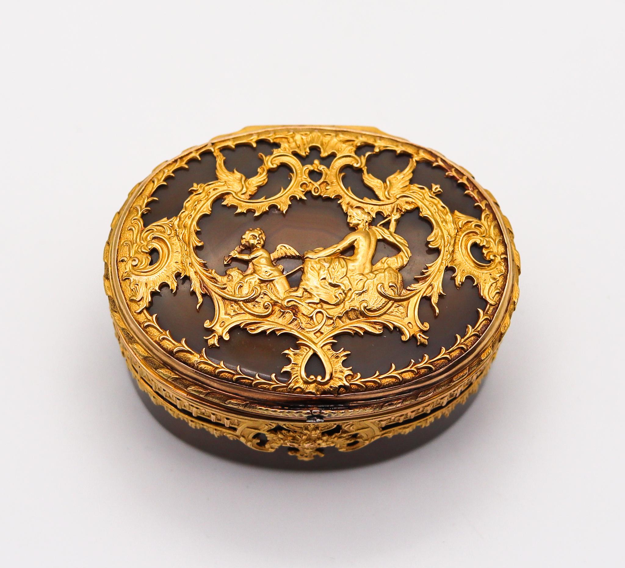 Rose Cut French 1819-1838 Baroque Louis XV Snuff Box Carved Agate And Chiseled 18Kt Gold For Sale