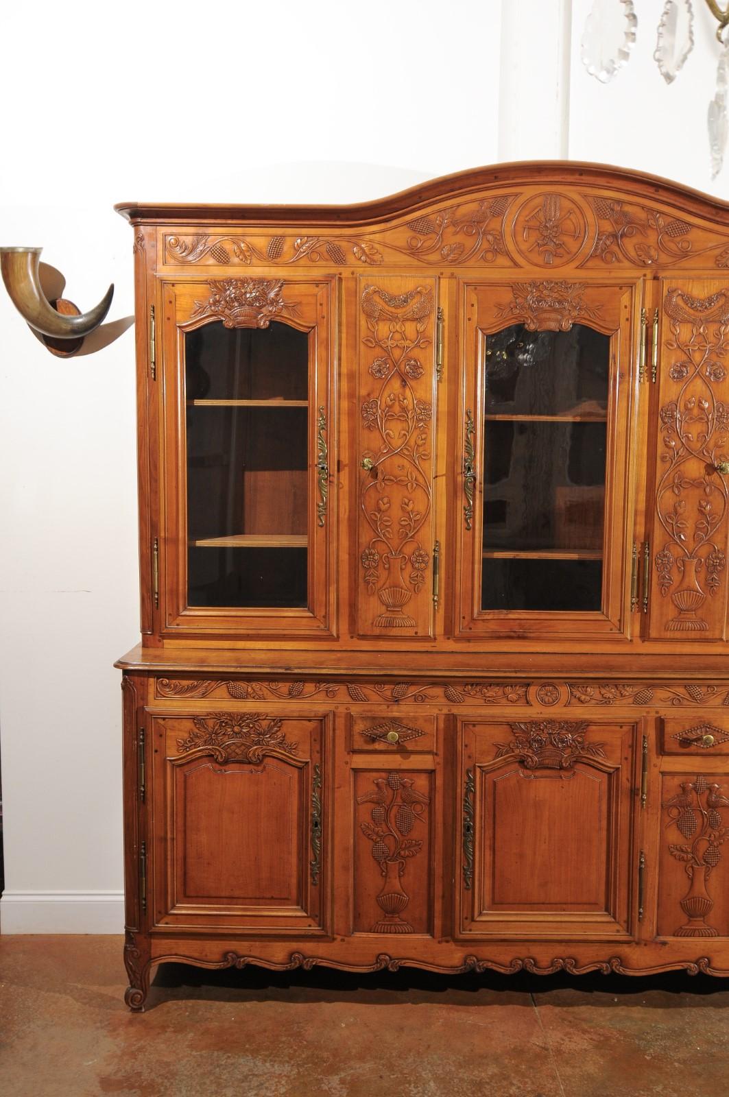 French 1820s Carved Walnut Vitrine with Glass Doors, Hidden Panels and Drawers For Sale 2
