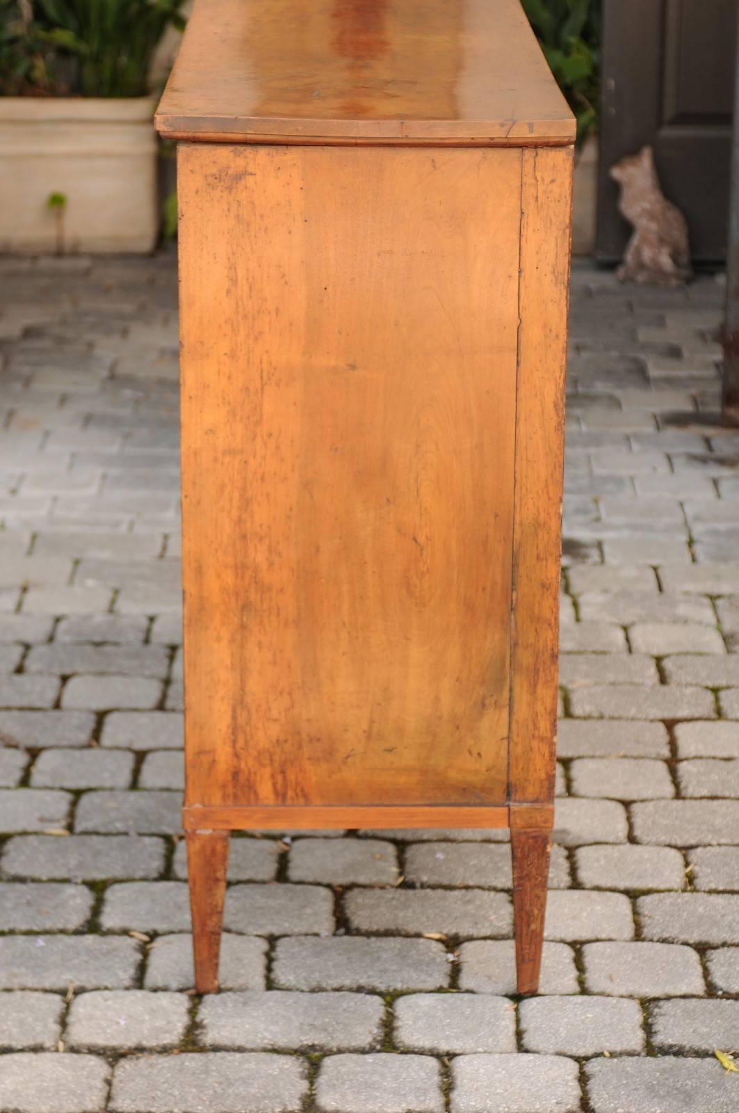 French 1820s Neoclassical Period Two-Door Walnut Buffet with Drawers and Shelves For Sale 4