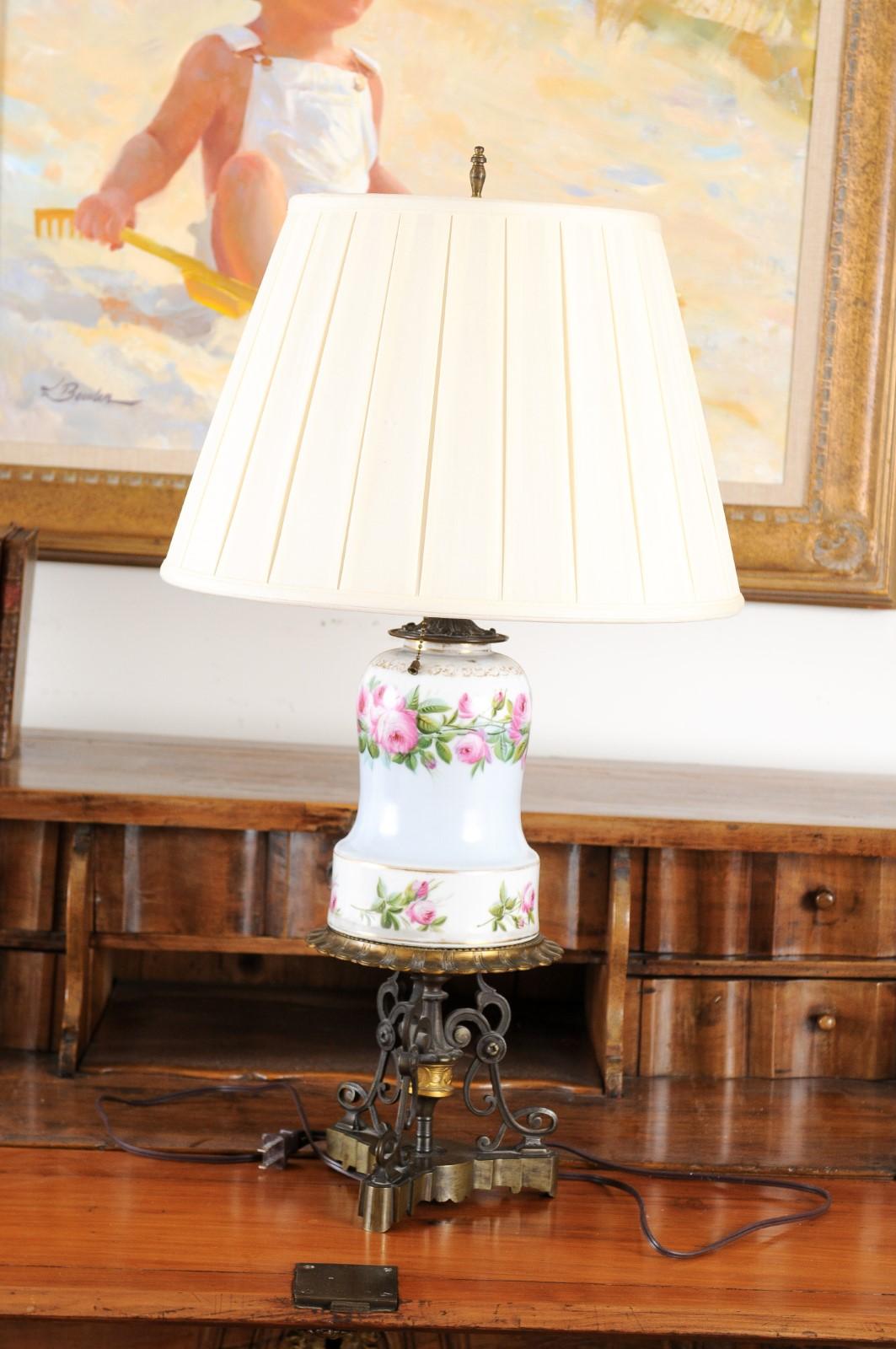 French 1820s Porcelain Oil Lamp Transformed into a Table Lamp Wired for the US For Sale 5
