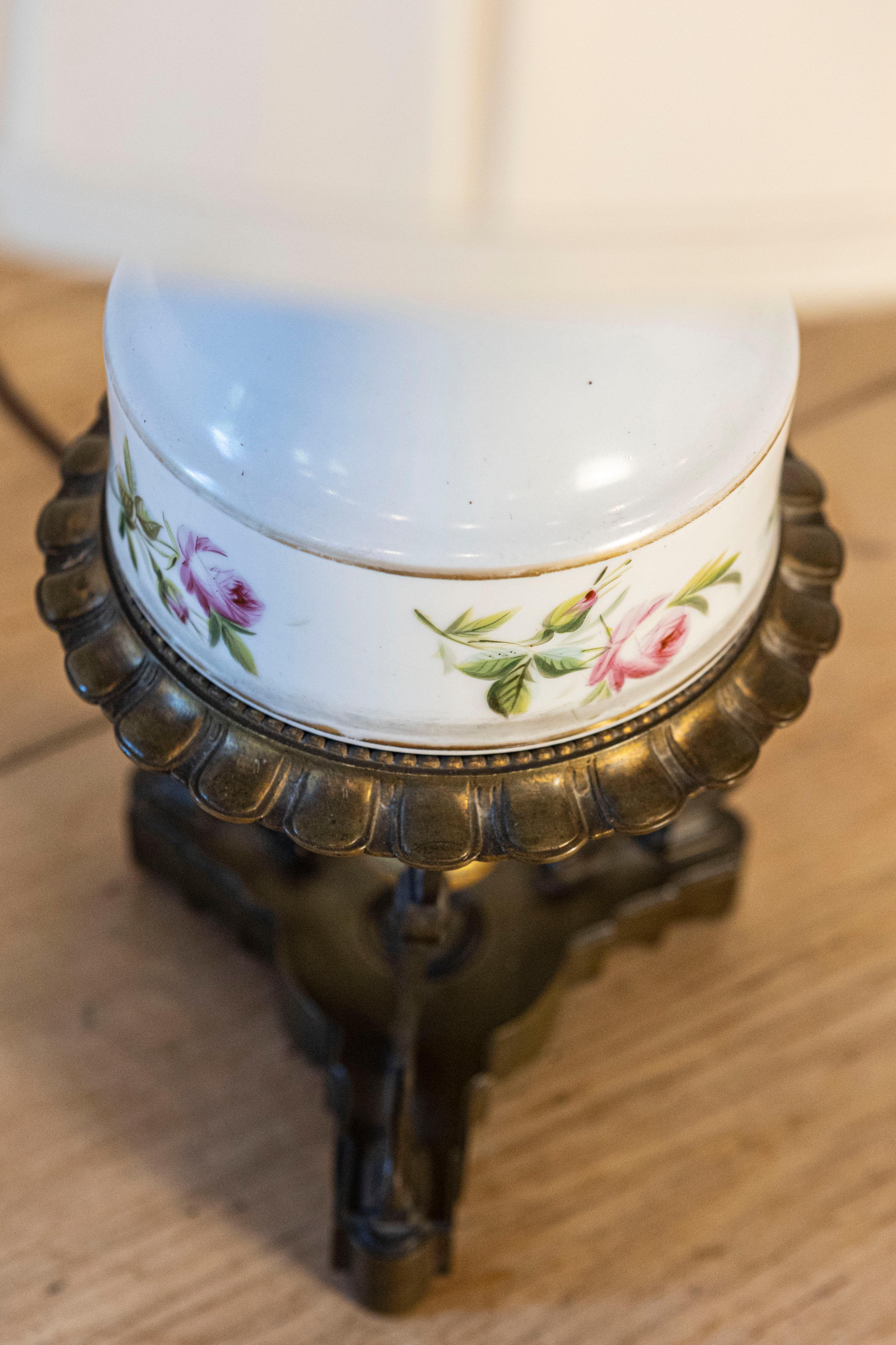French 1820s Porcelain Oil Lamp Transformed into a Table Lamp Wired for the US 5