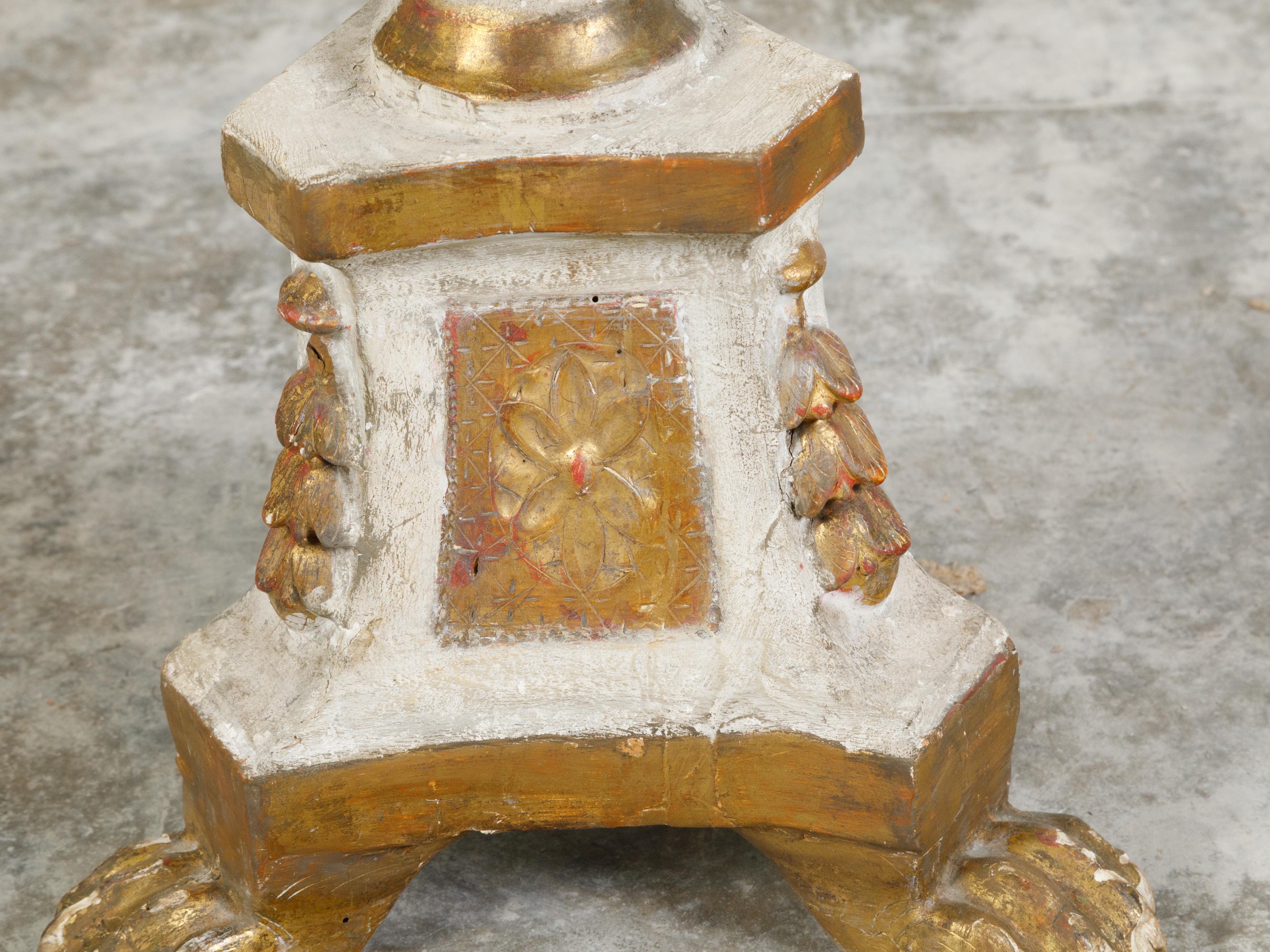 French 1820s Restauration Period Painted and Parcel Gilt Guéridon Table For Sale 4
