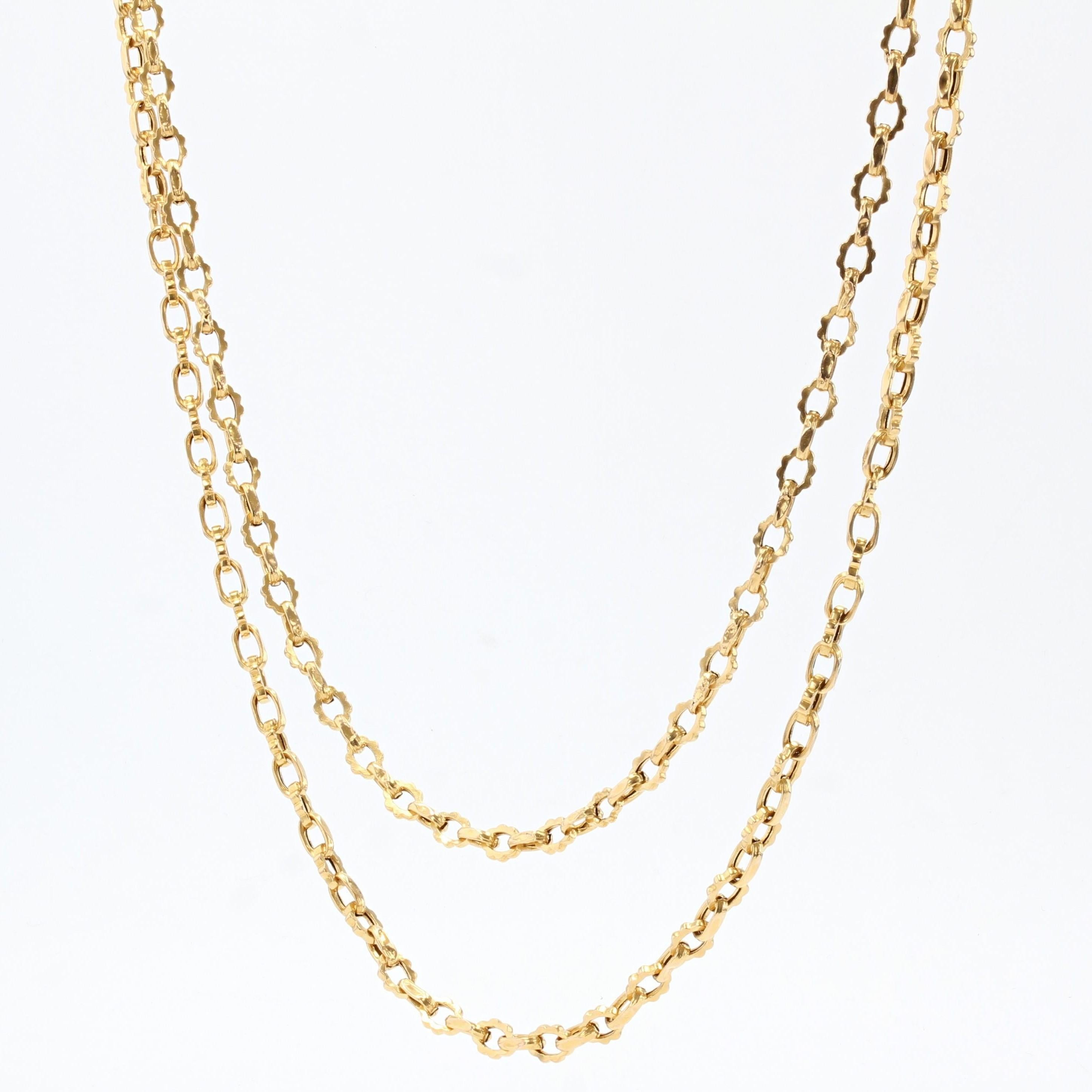 Women's French 1830s 18 Karat Yellow Gold Chiseled Mesh Long Necklace For Sale