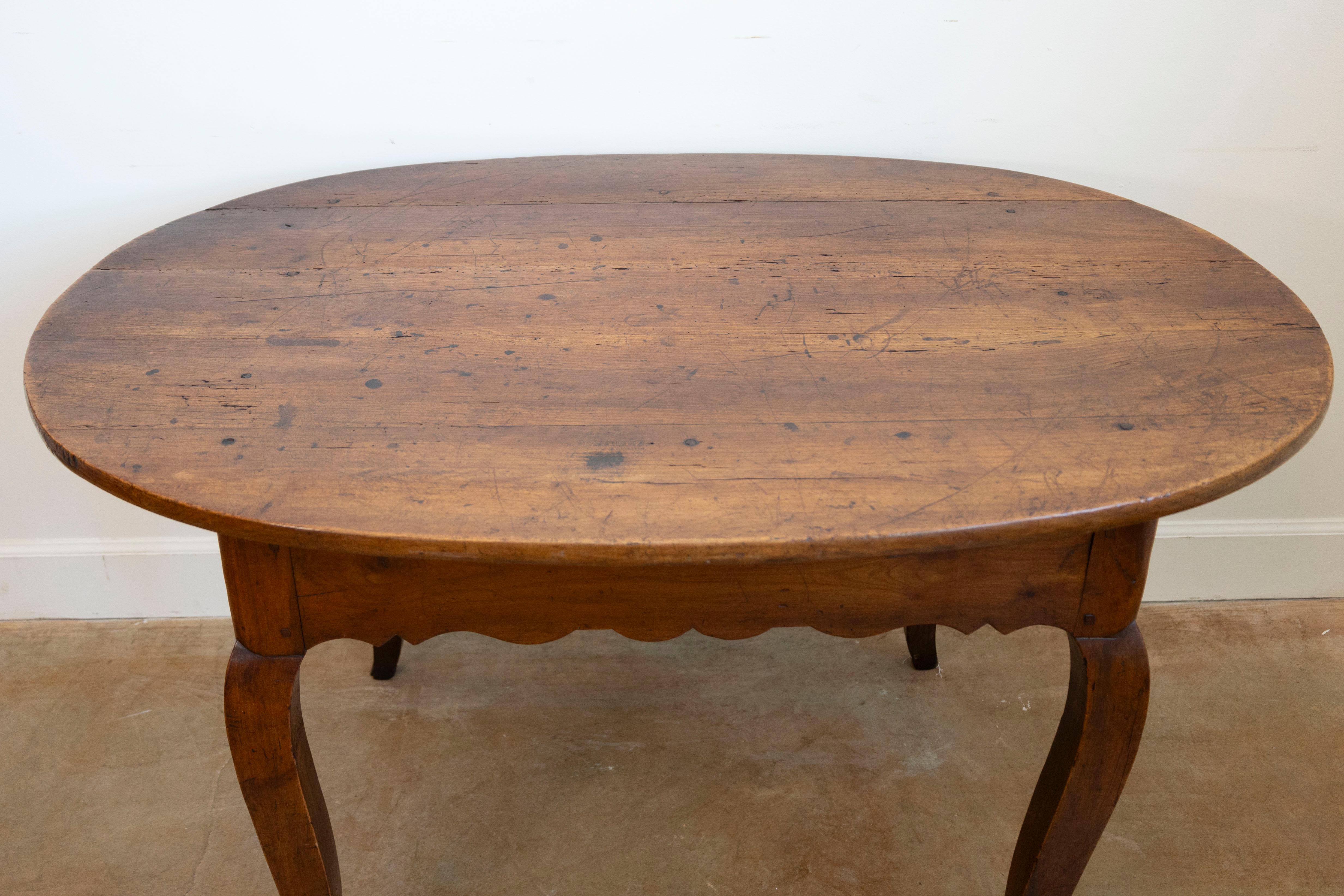 19th Century French 1830s Louis XV Style Center Table with Cabriole Legs and Carved Apron For Sale