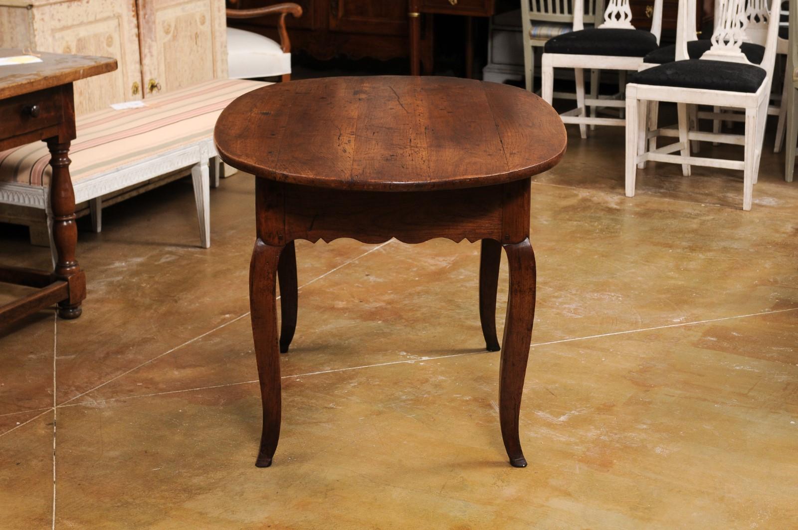 Wood French 1830s Louis XV Style Center Table with Cabriole Legs and Carved Apron For Sale