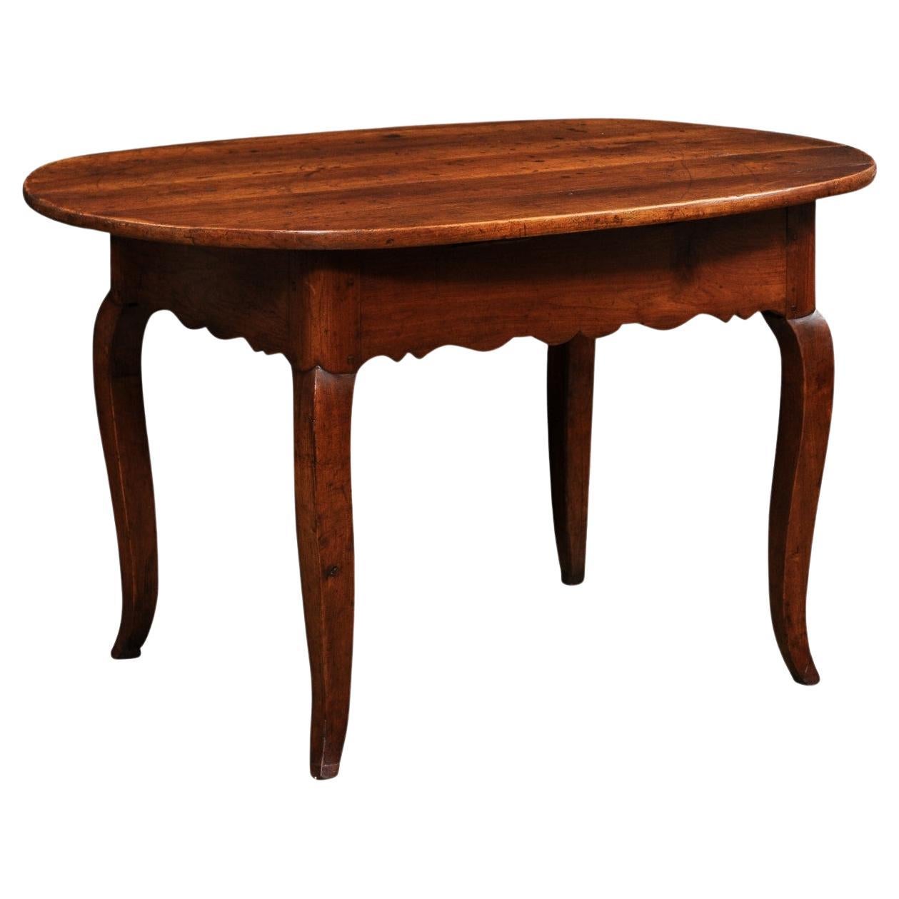French 1830s Louis XV Style Center Table with Cabriole Legs and Carved Apron
