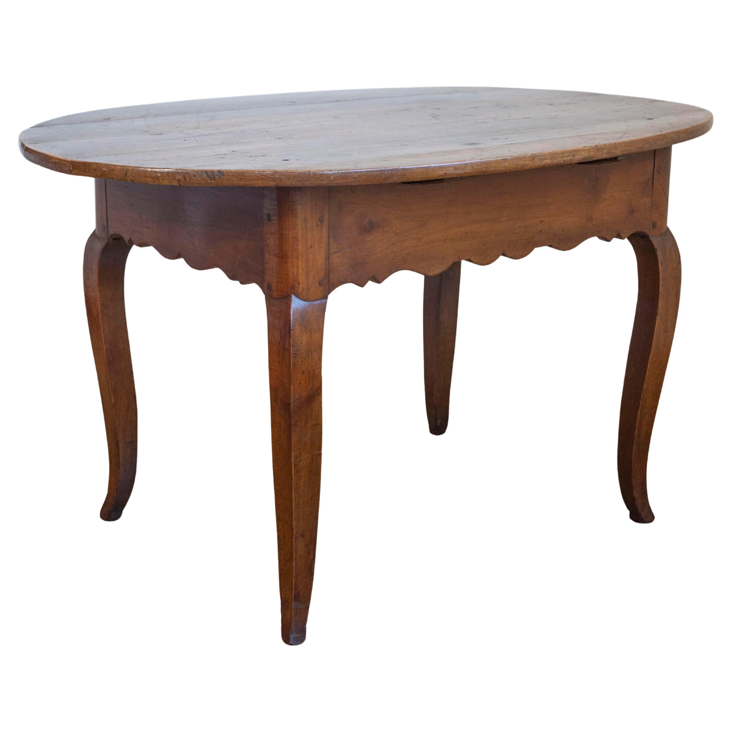 French 1830s Louis XV Style Center Table with Cabriole Legs and Carved Apron