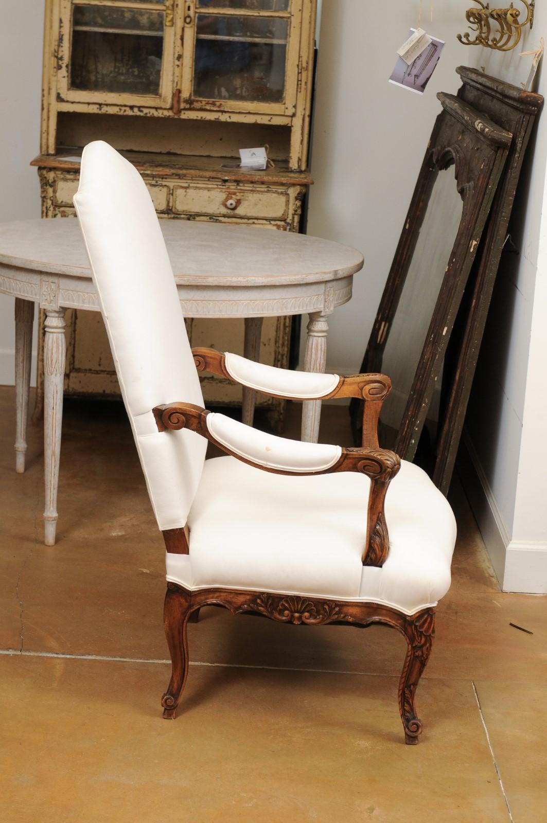 French 1840s Louis XV Style Walnut Fauteuil with Carved Accents and Upholstery For Sale 1