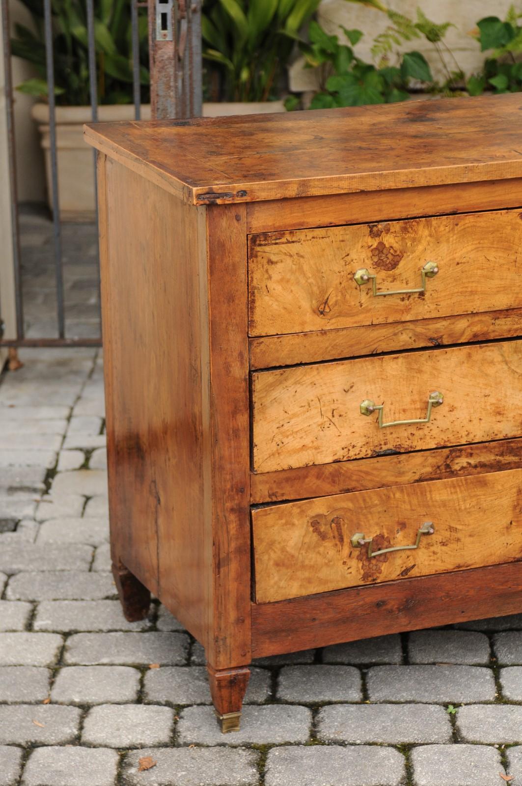 French 1840s Neoclassical Style Burl Elm Three-Drawer Commode with Tapered Feet 3