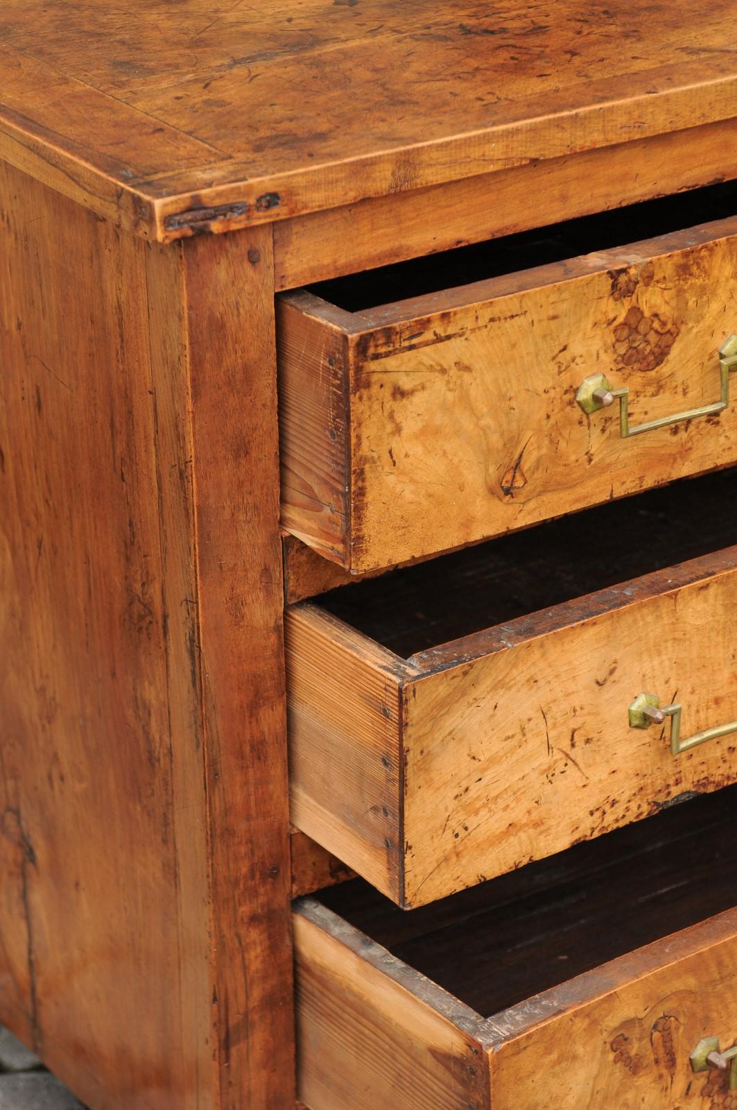 French 1840s Neoclassical Style Burl Elm Three-Drawer Commode with Tapered Feet 5