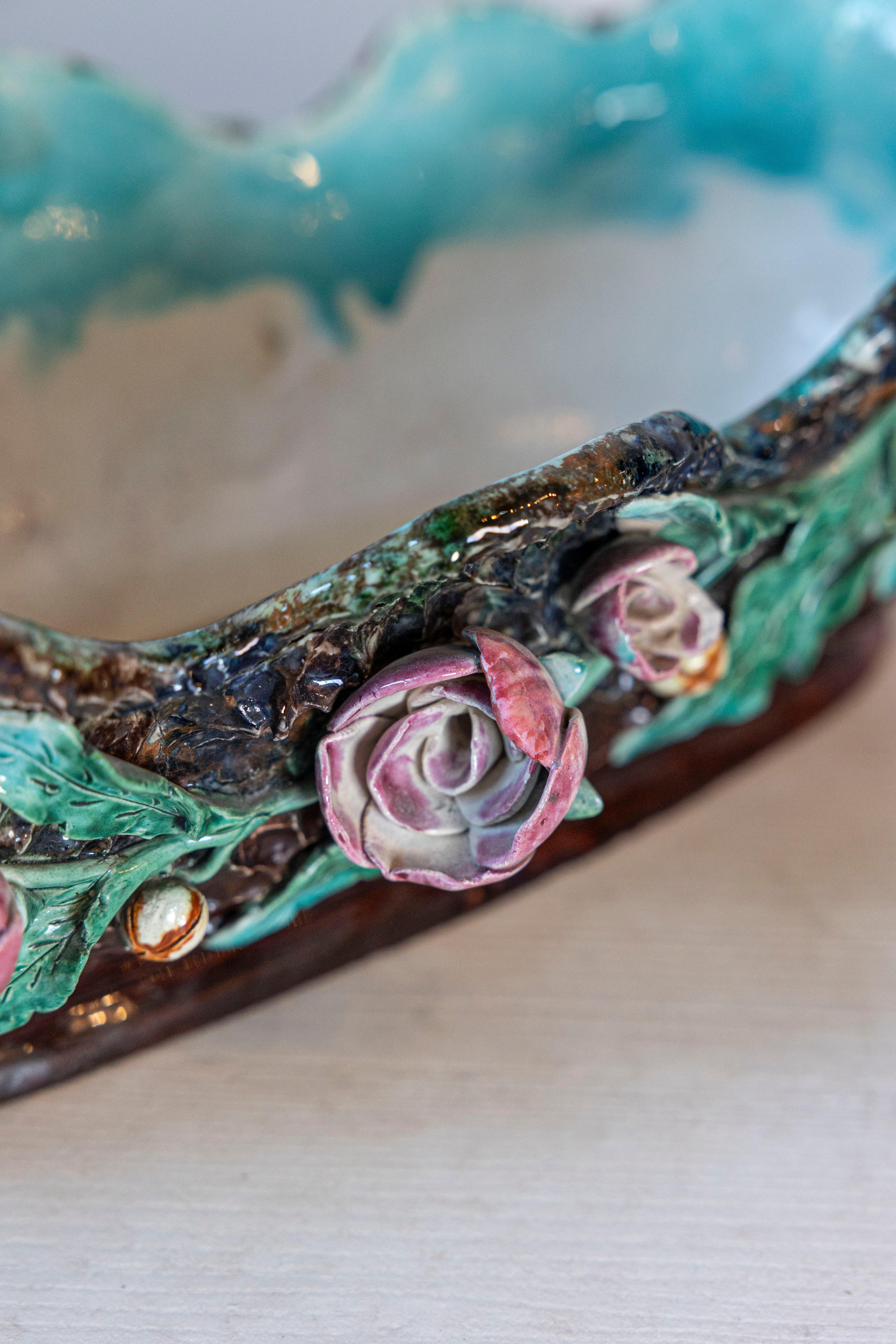 French 1850s Barbotine Majolica Jardinière by Thomas Sargent with Floral Décor In Good Condition For Sale In Atlanta, GA