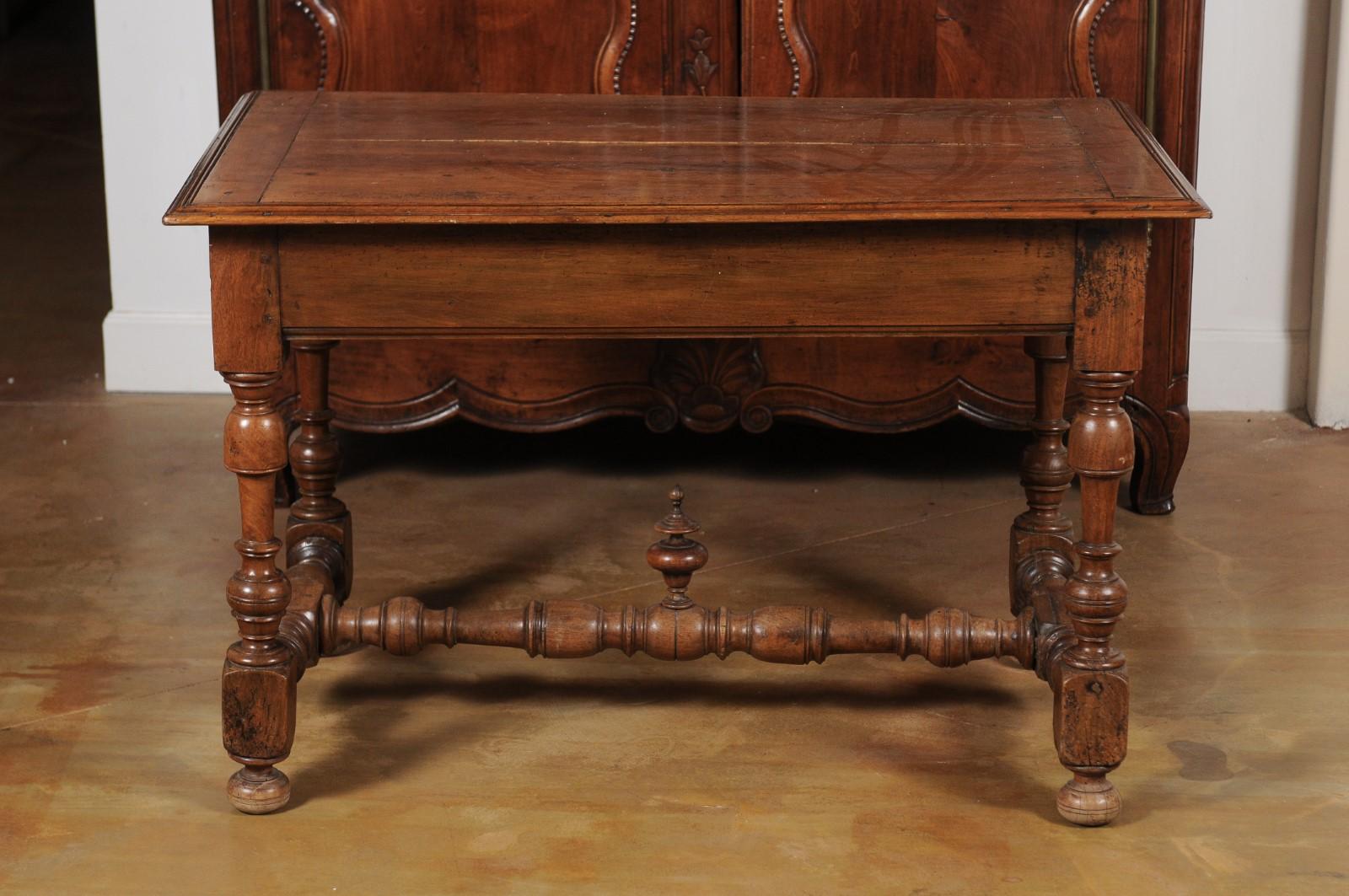 French 1850s Louis XIII Style Cherry Table with Lateral Drawer and Turned Legs For Sale 5