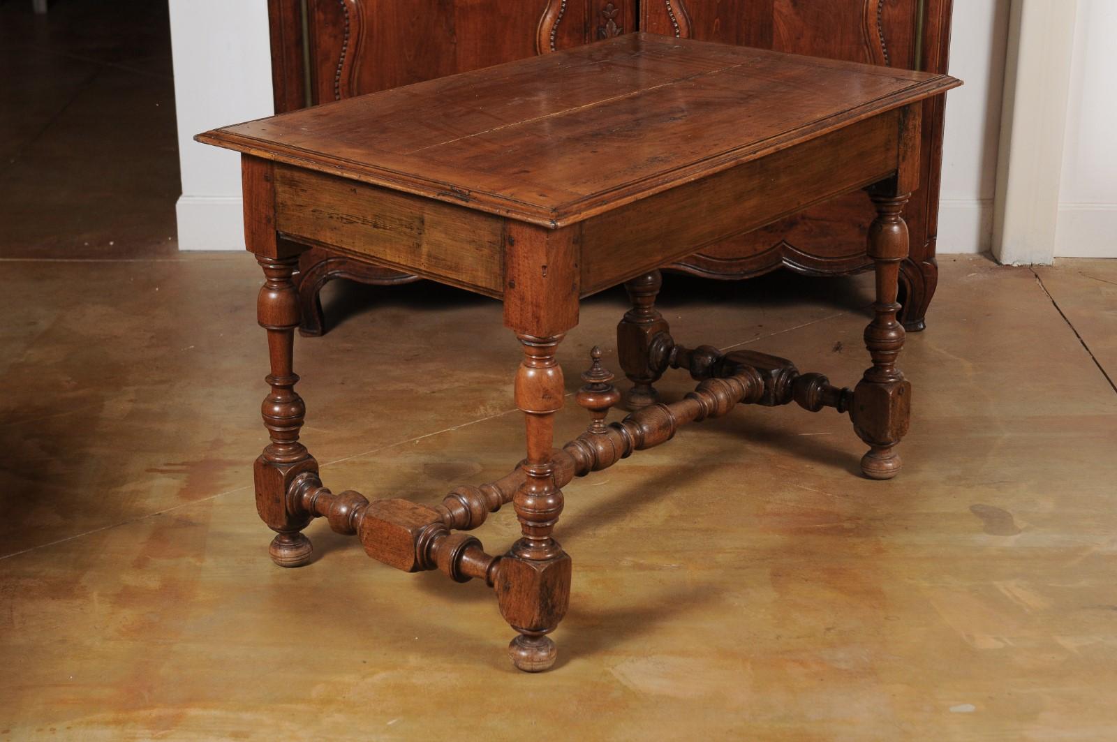 French 1850s Louis XIII Style Cherry Table with Lateral Drawer and Turned Legs For Sale 6