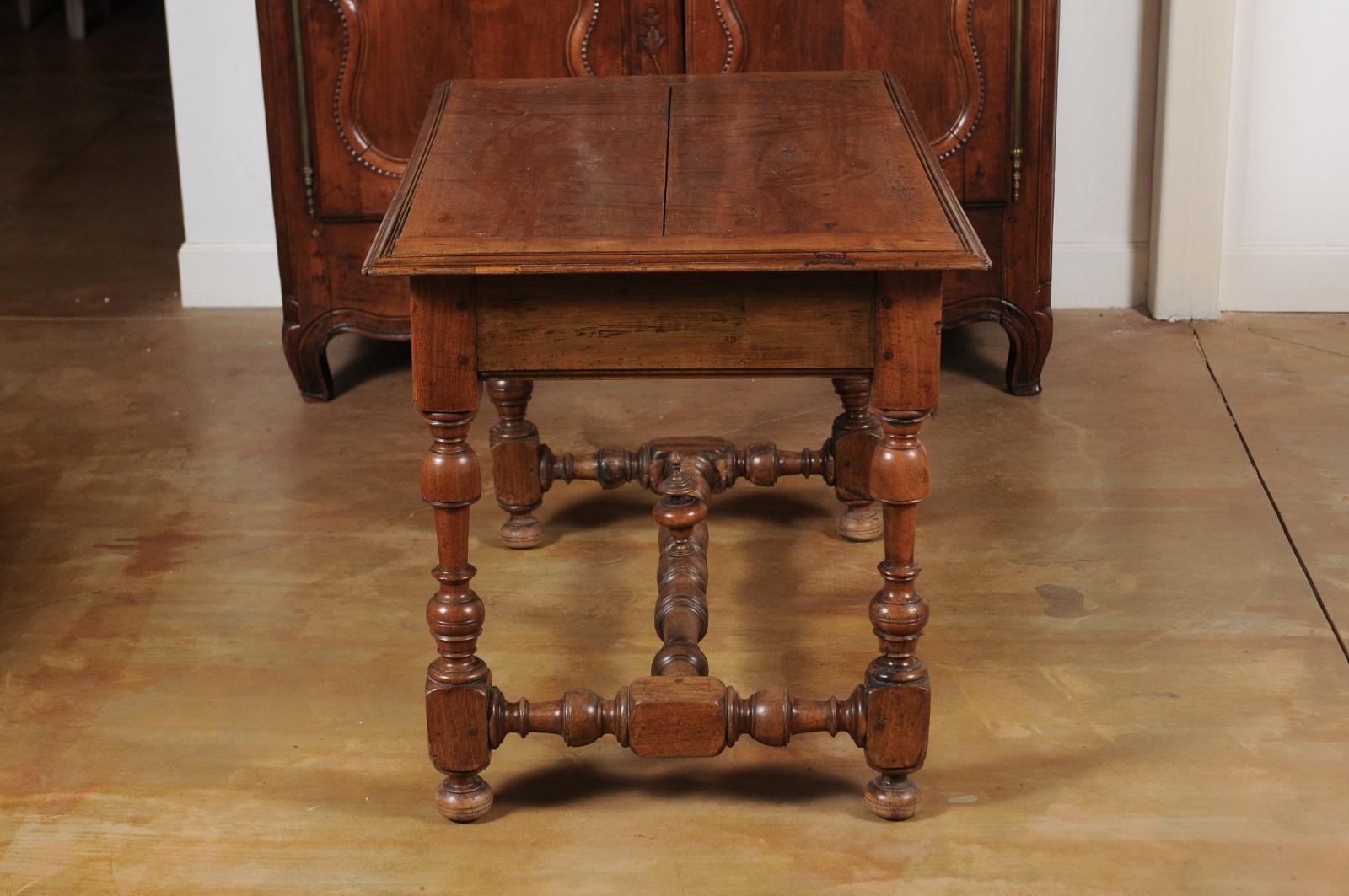 French 1850s Louis XIII Style Cherry Table with Lateral Drawer and Turned Legs For Sale 8
