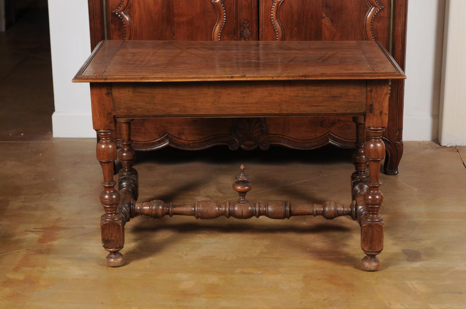 French 1850s Louis XIII Style Cherry Table with Lateral Drawer and Turned Legs For Sale 11