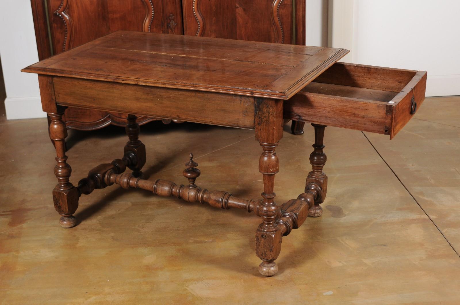 French 1850s Louis XIII Style Cherry Table with Lateral Drawer and Turned Legs For Sale 3