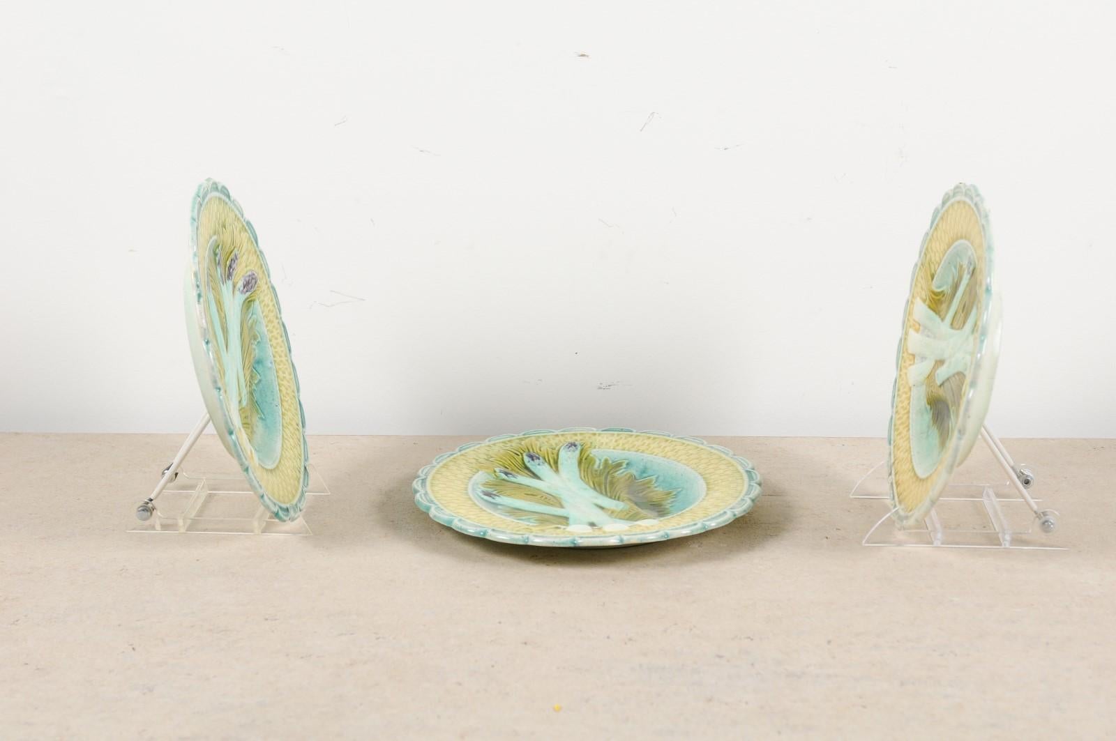 French 1850s Majolica Asparagus Plate with Scalloped Edge, Three Available For Sale 3