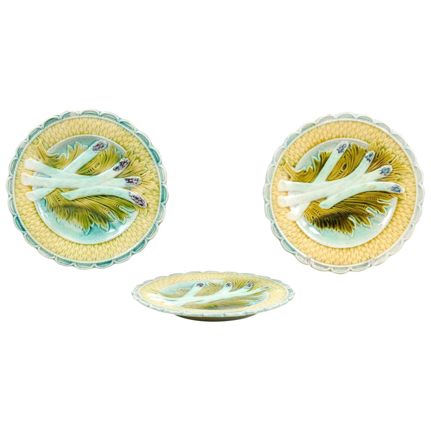 French 1850s Majolica Asparagus Plate with Scalloped Edge, Three Available For Sale