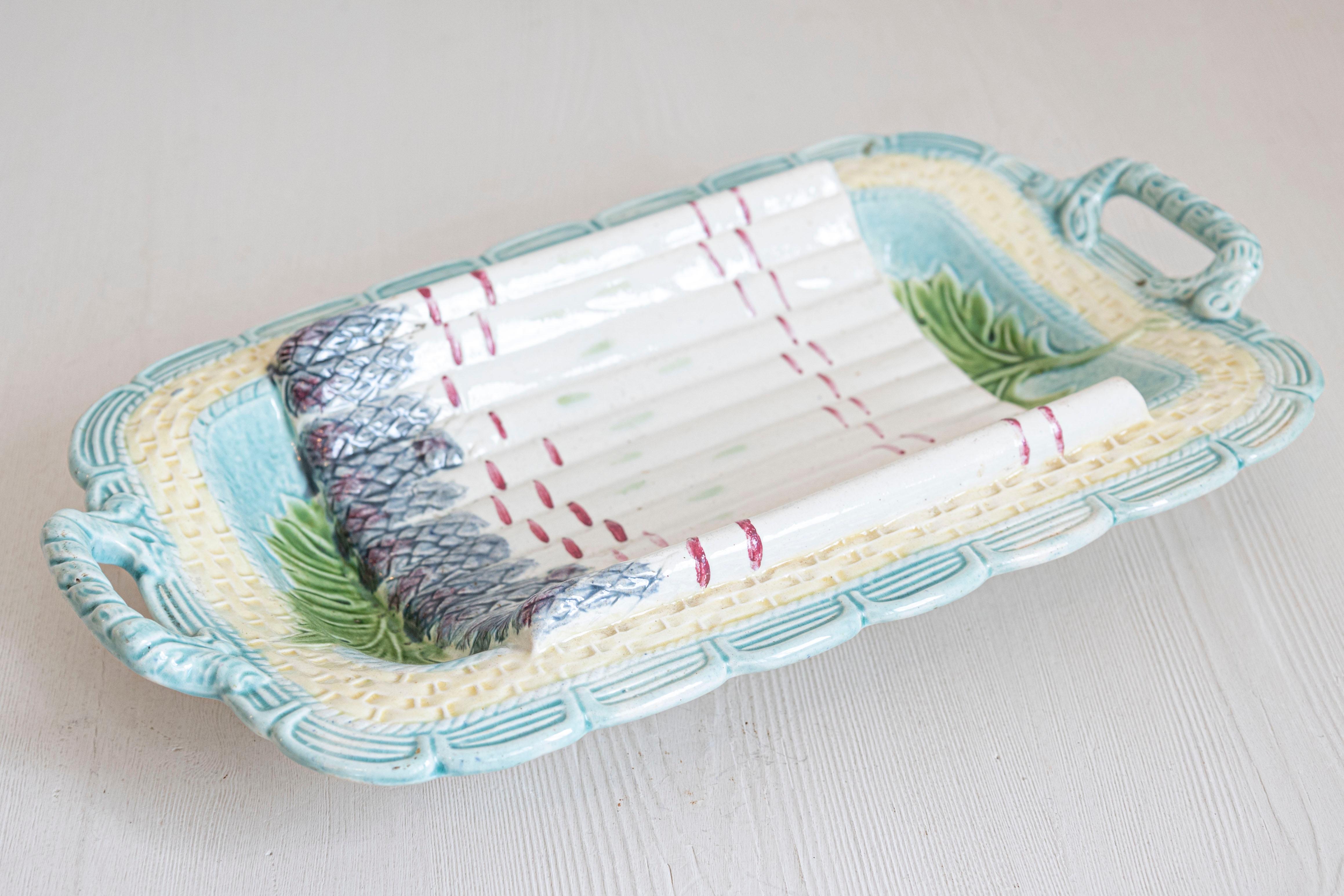 XIXe siècle Plat à asperges français des années 1850 aux tons violet, turquoise et jaune en vente